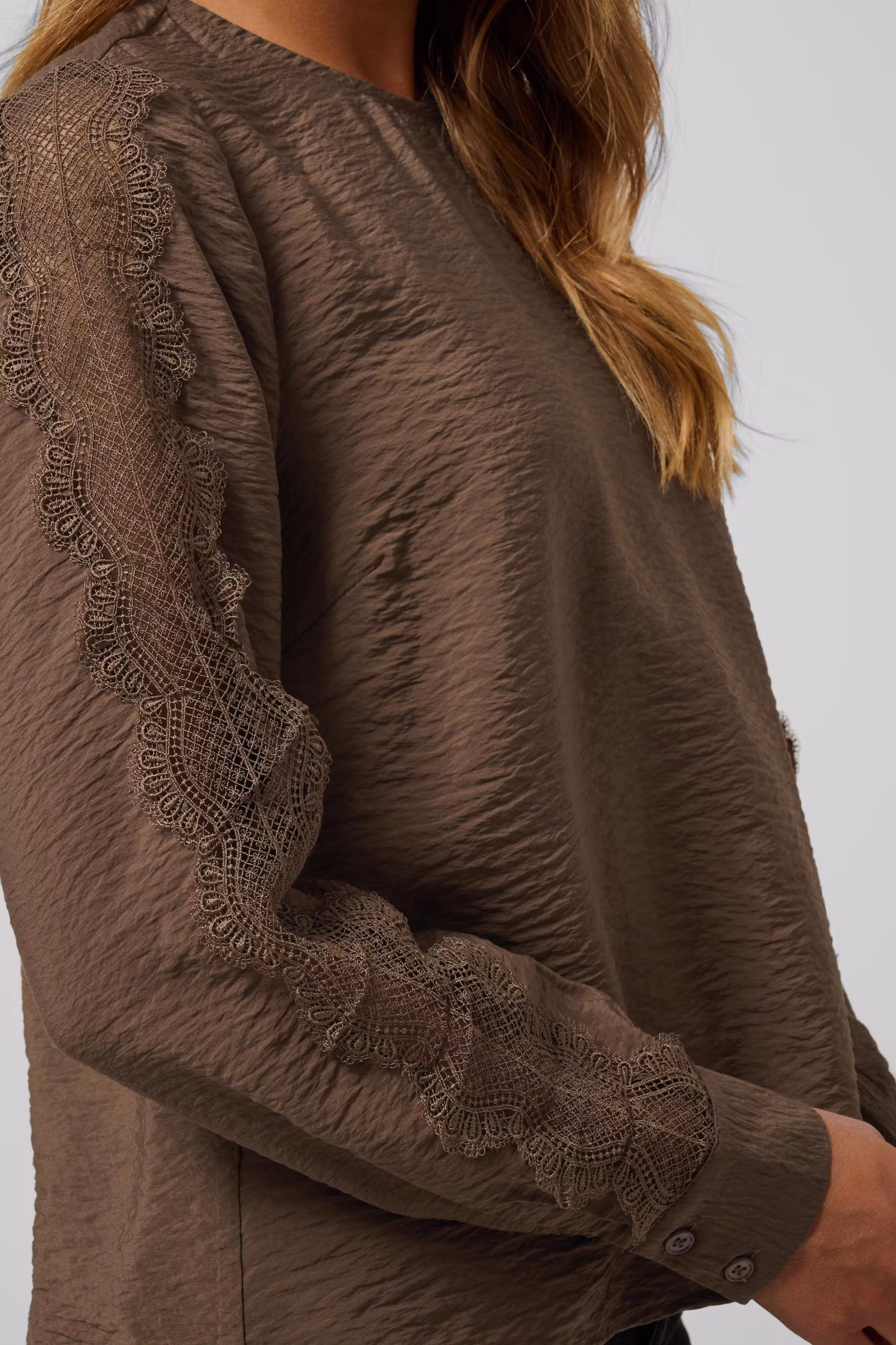 KAgilda Bluse LOOKBOOK DETAIL 10512264-191116