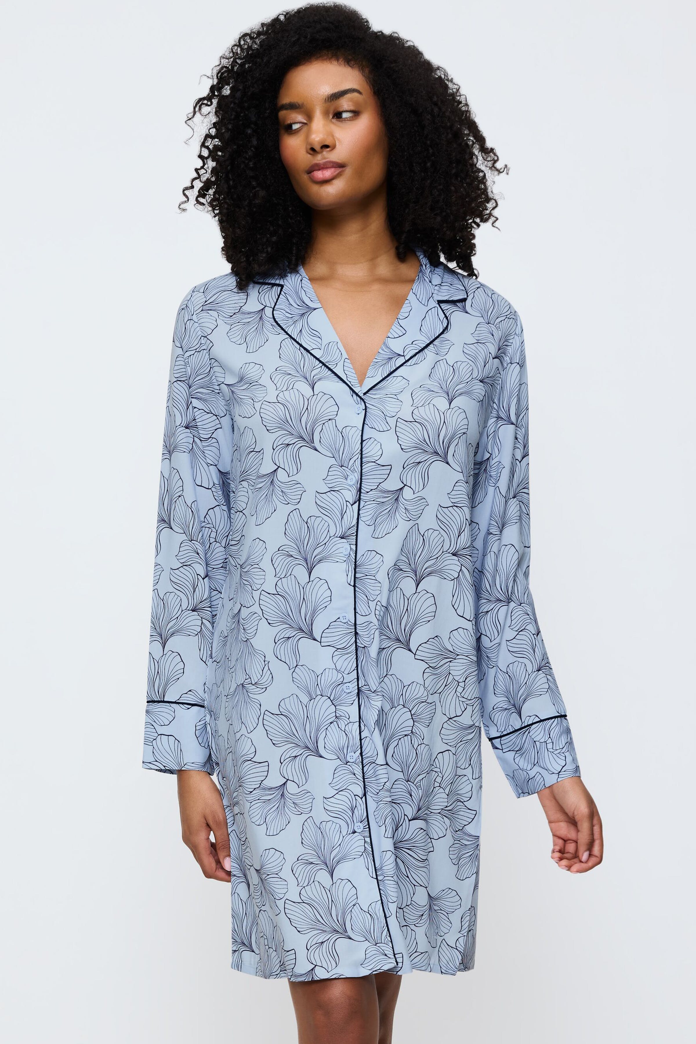 Triumph Nachthemd LOOKBOOK FRONT 40500309-T0032