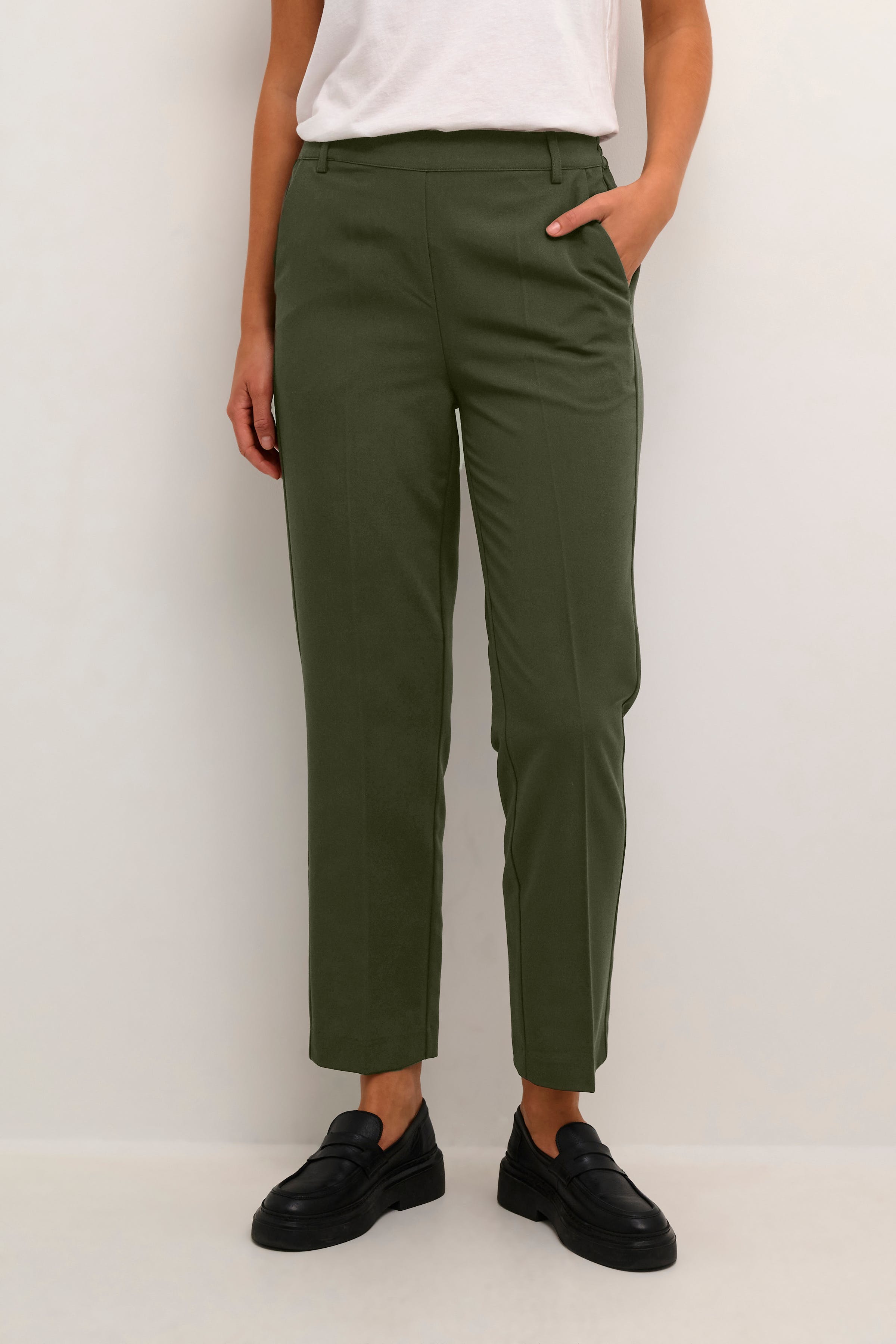 KAsakura Lange Hose LOOKBOOK FRONT 10506858-190414