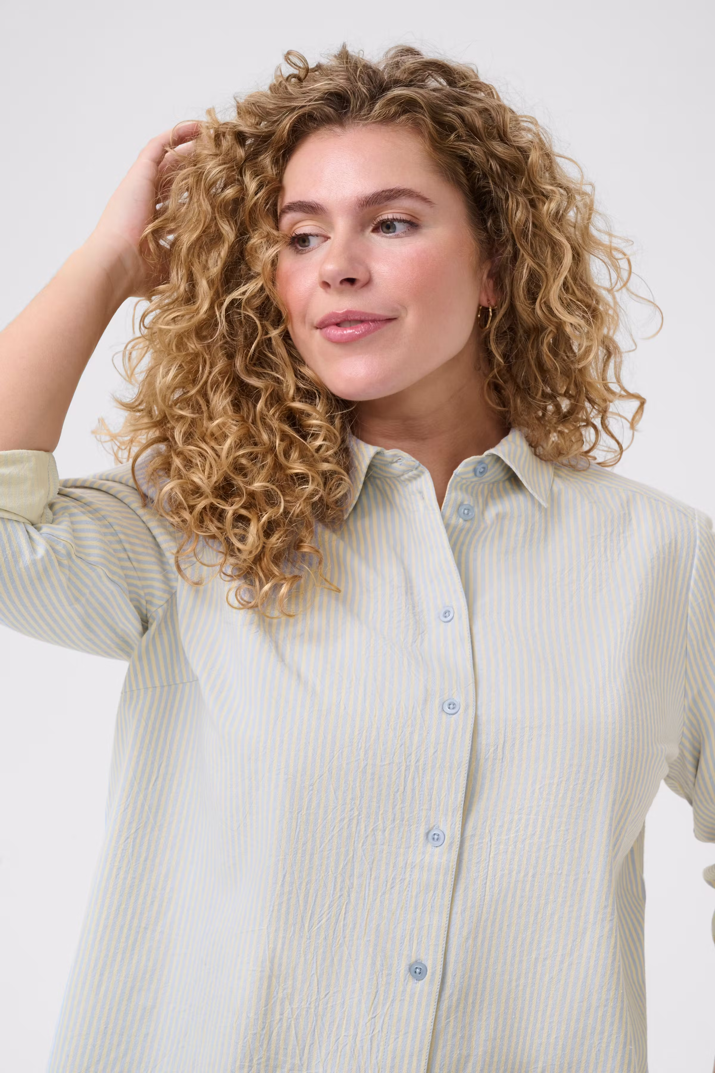 KCnana Shirt LOOKBOOK DETAIL 10583310-107728