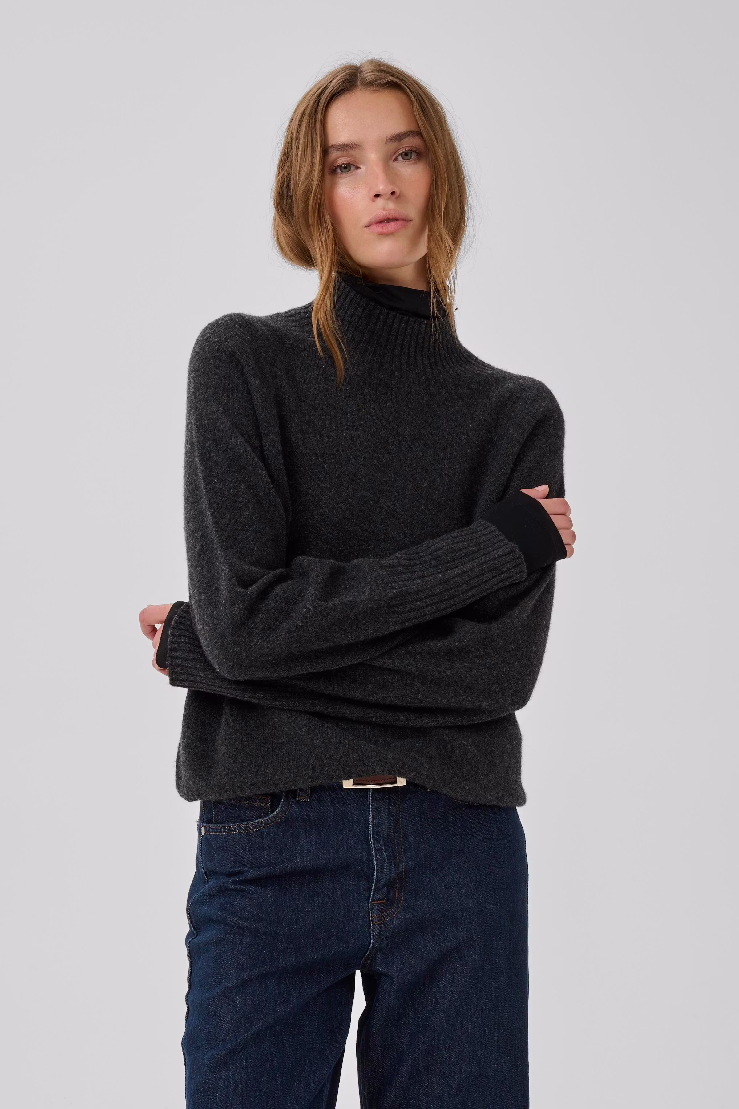 12 THE KNIT HIGH NECK LOOKBOOK FRONT 10705626-100379