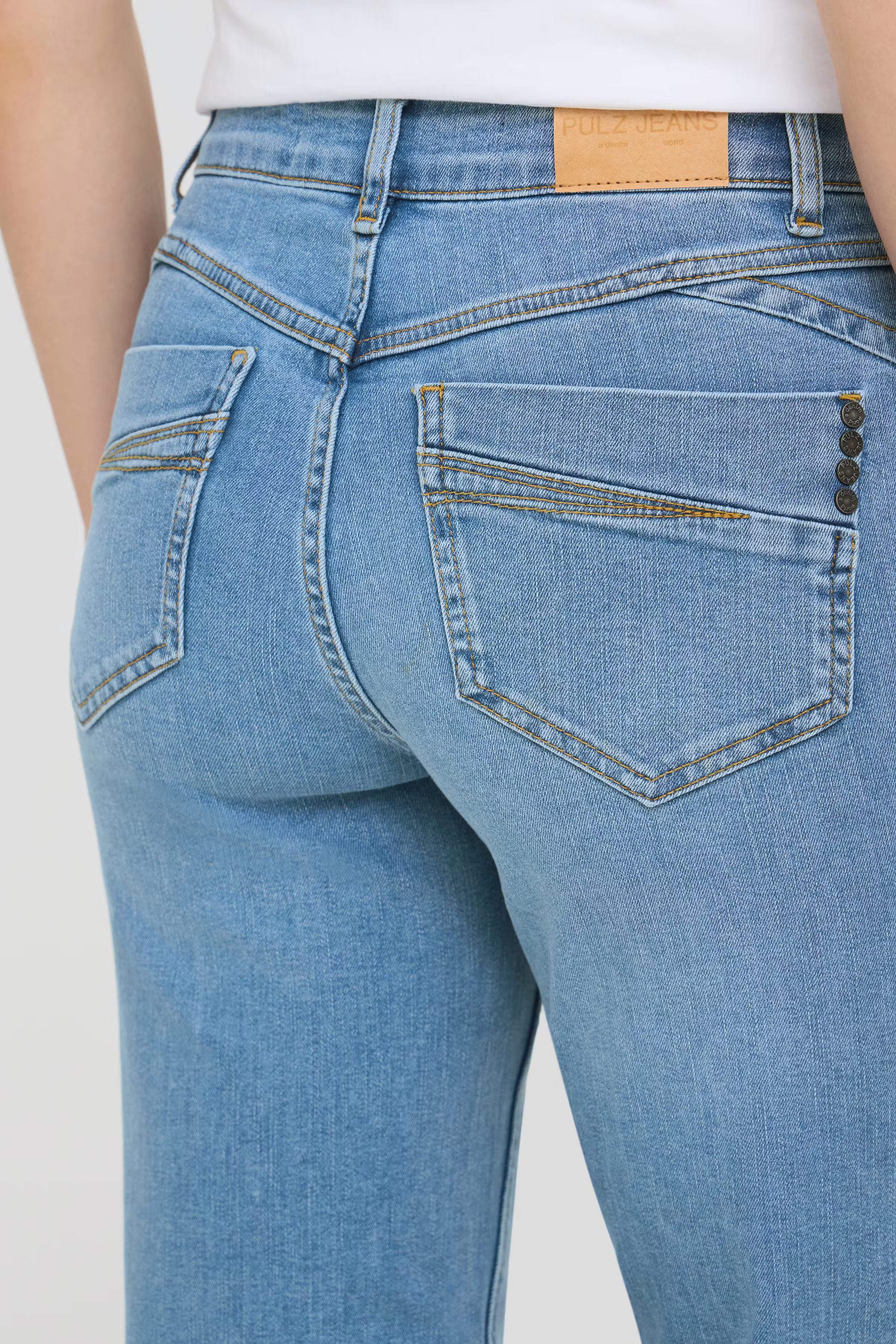 PZCARLA HW Jeans Straight Leg LOOKBOOK DETAIL 50207829-200008