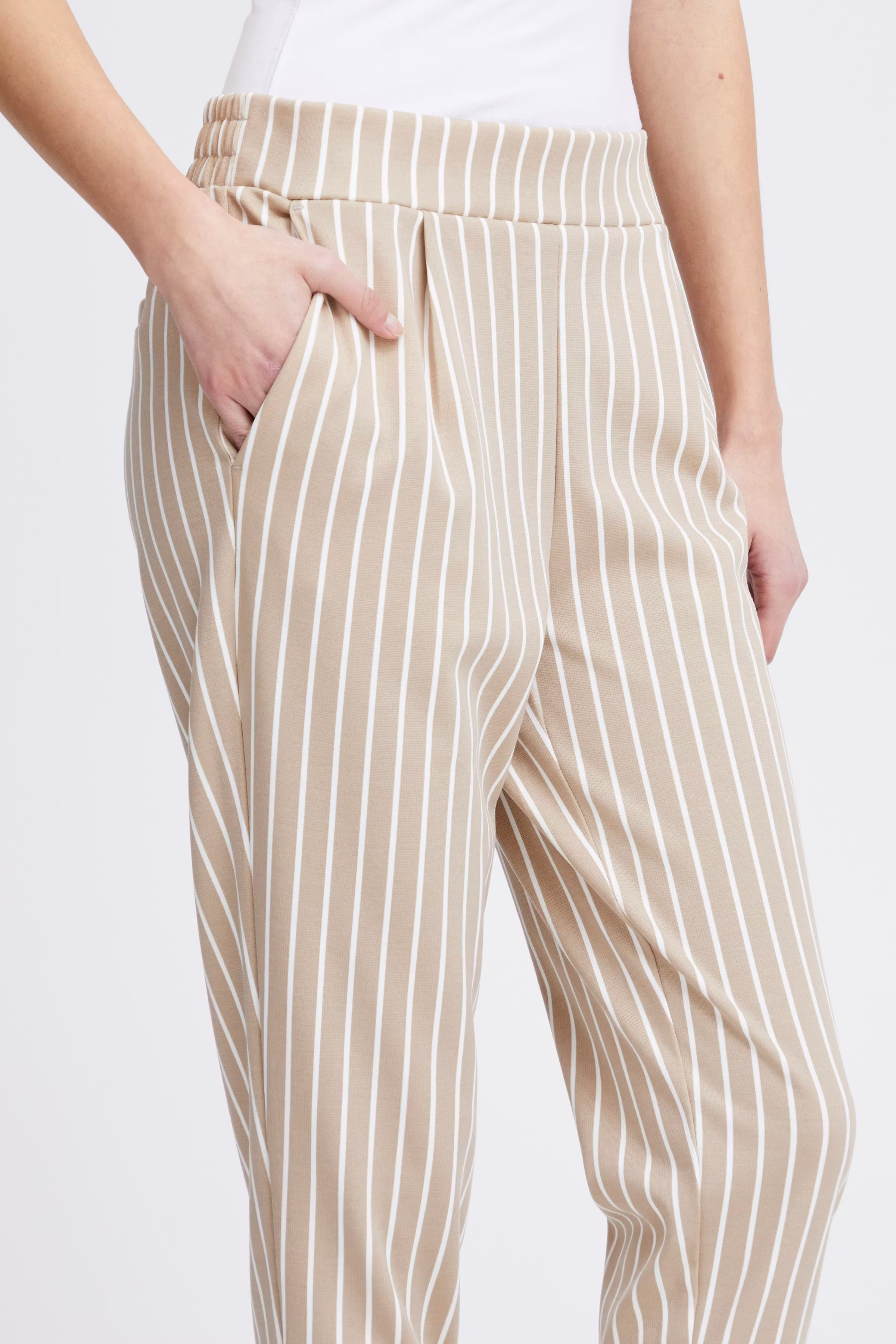 IHKATE Trousers LOOKBOOK DETAIL 20121147-203846