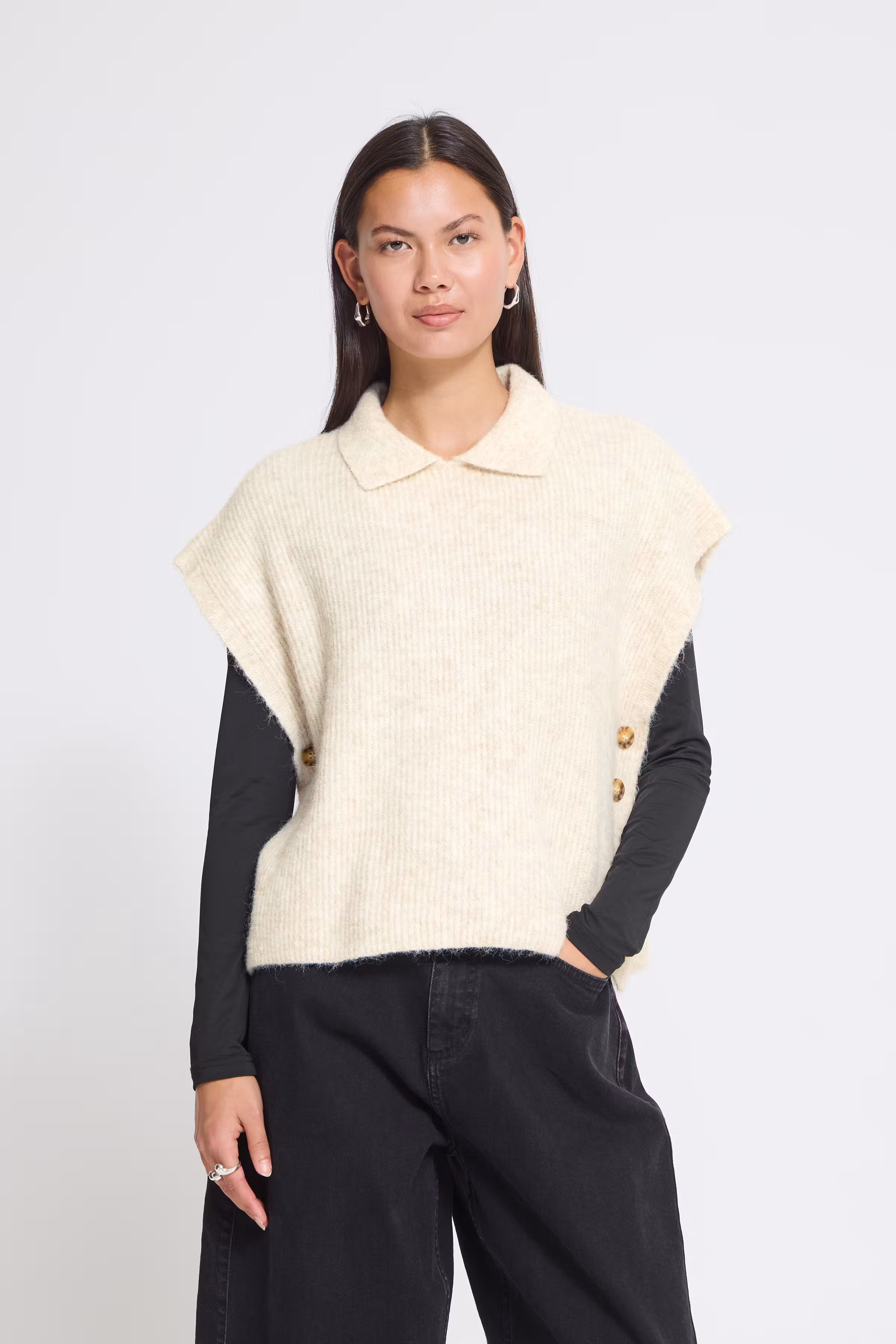 IAYLVA Poncho LOOKBOOK FRONT 20126762-1304011