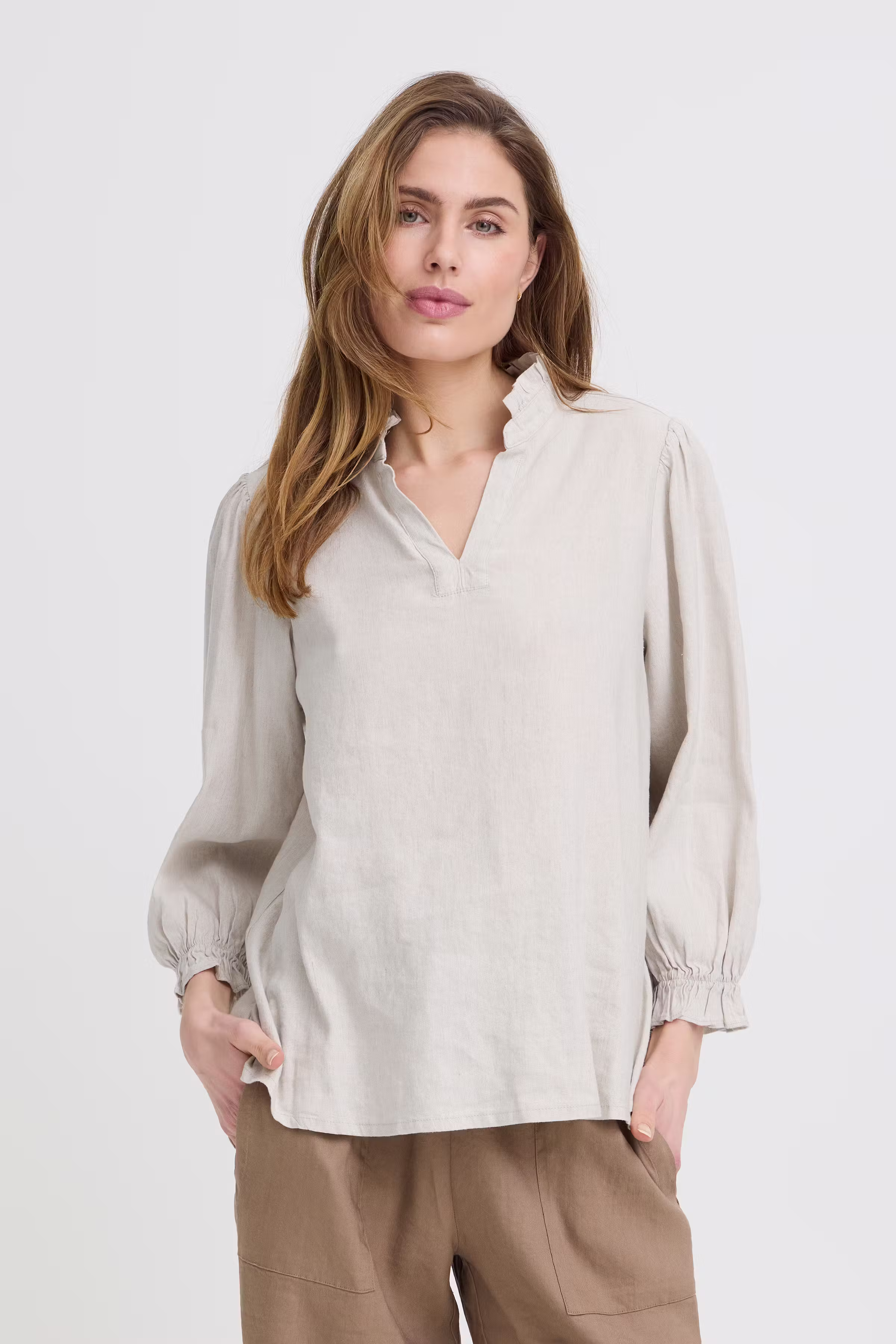 PZLUCA Bluse LOOKBOOK FRONT 50210428-1309071