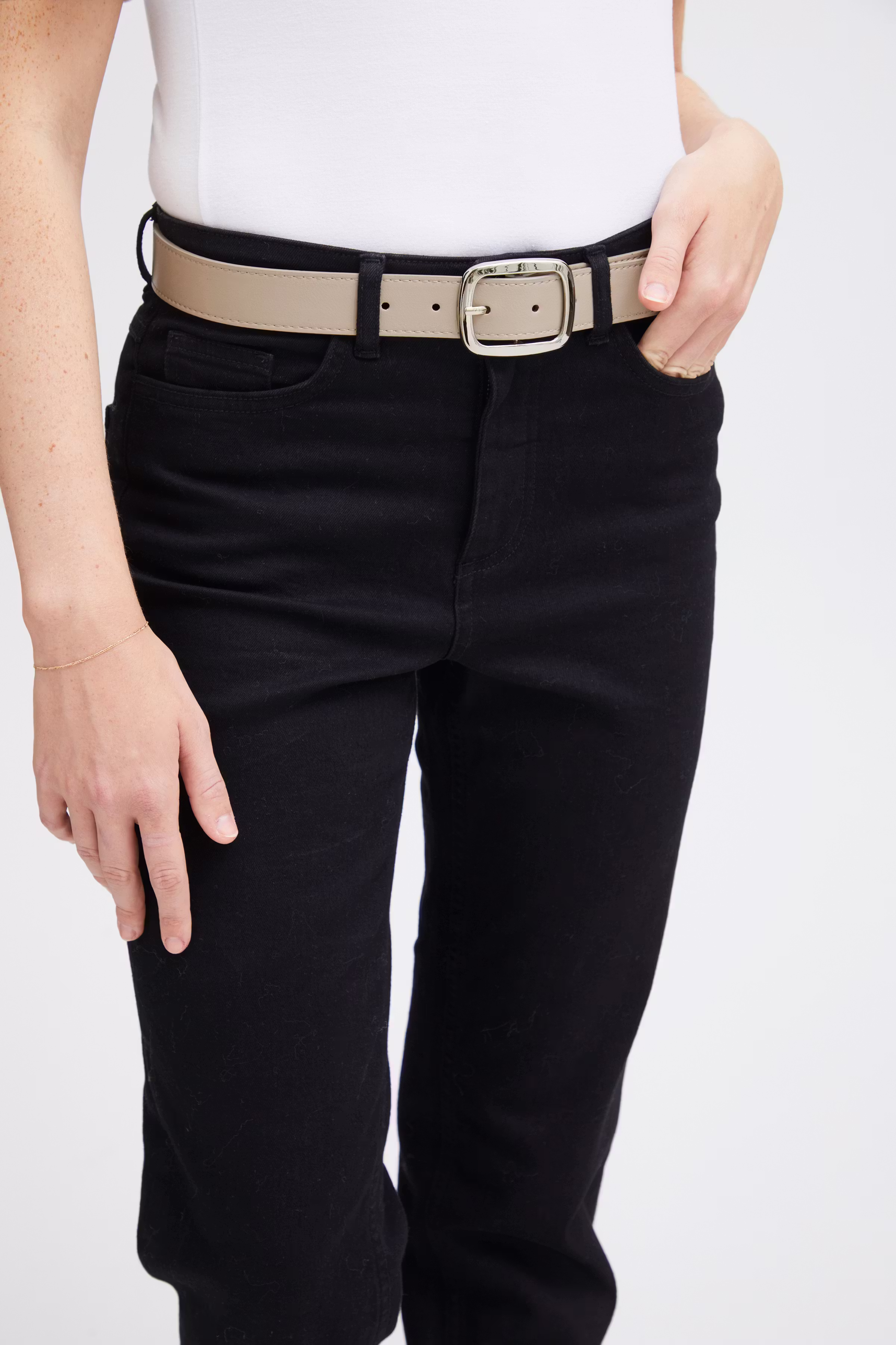 IACORMIA Belte LOOKBOOK FRONT 20120553-151308