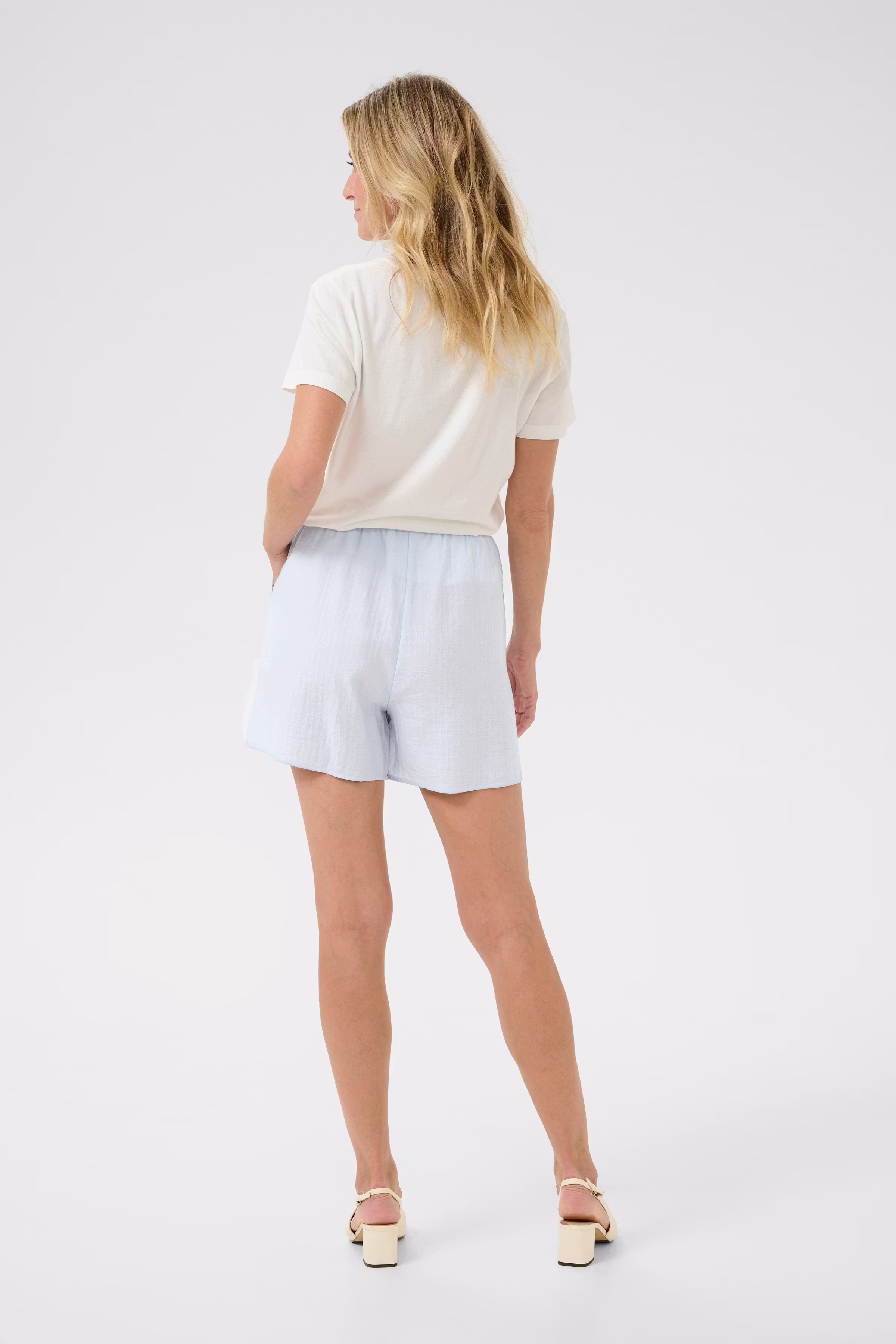 CRLori Shorts LOOKBOOK BACK 10613827-163922