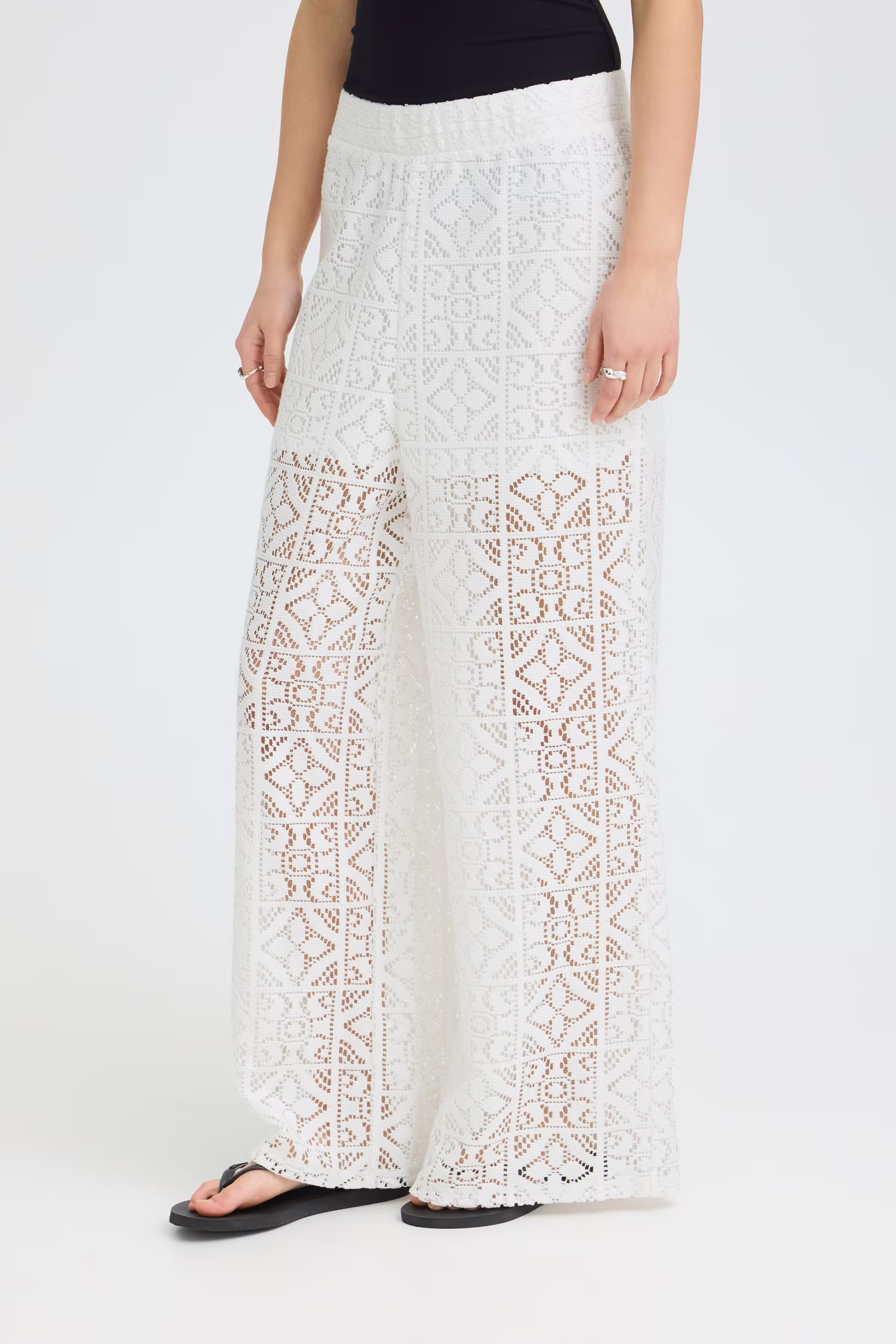 IHNAIMA Bukser LOOKBOOK FRONT 20126571-114201