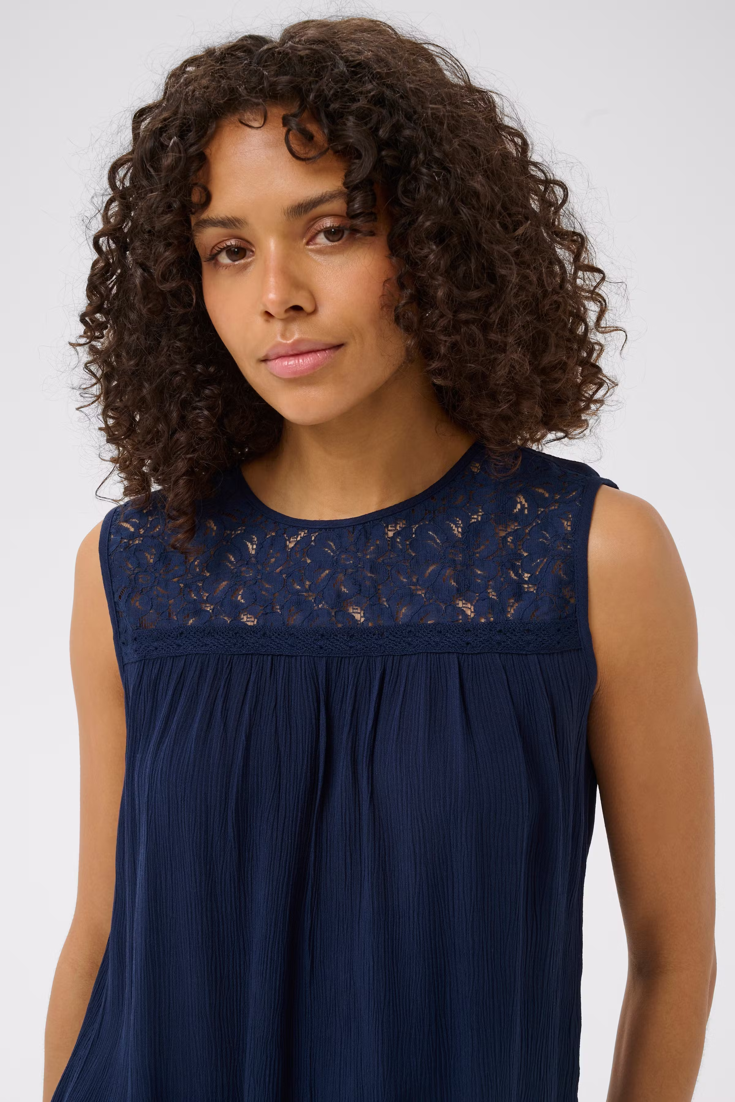 KAmeredith Blouse LOOKBOOK DETAIL 10512420-193921