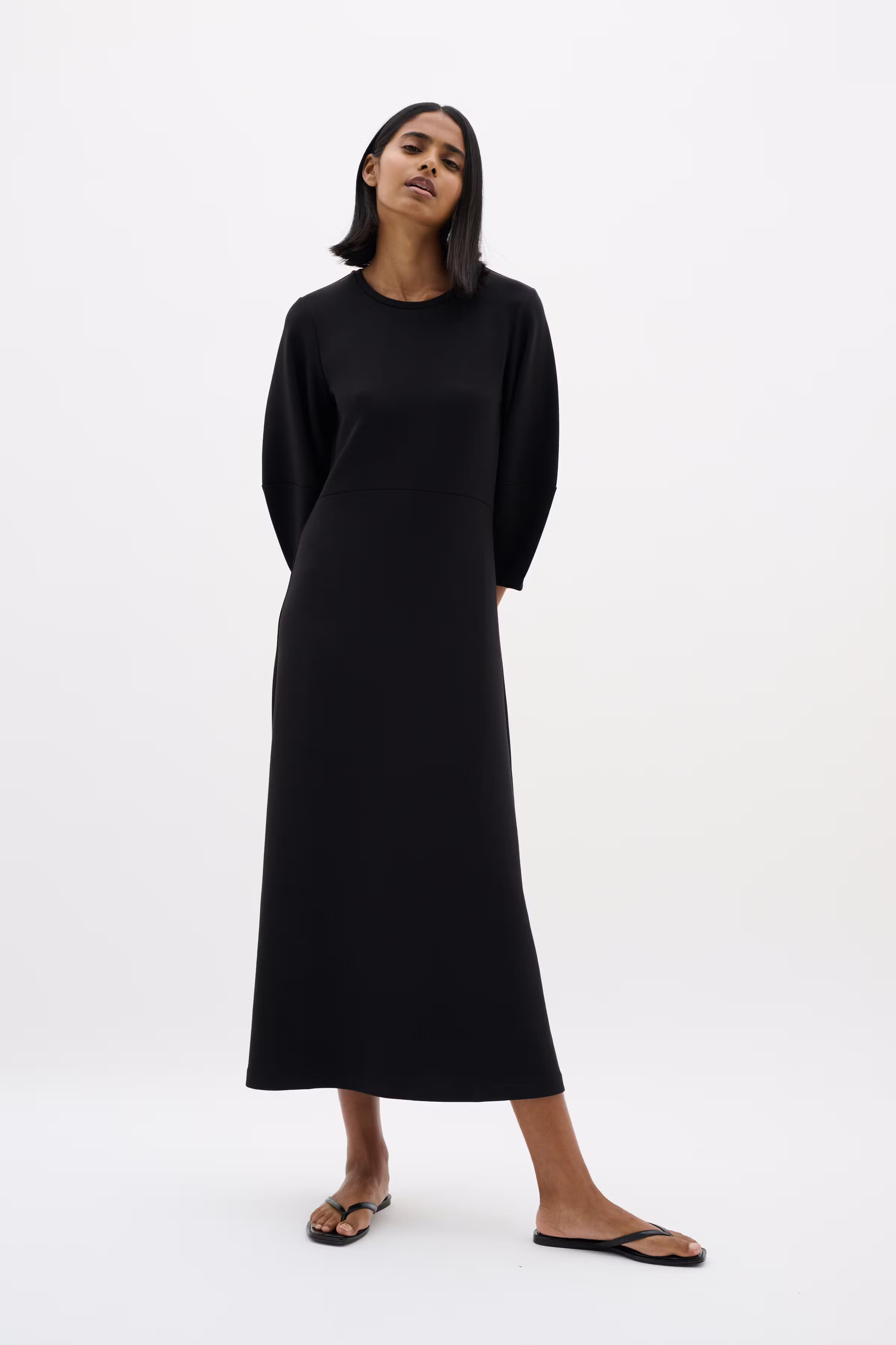 PariIW Jurk LOOKBOOK FRONT 30110590-194008