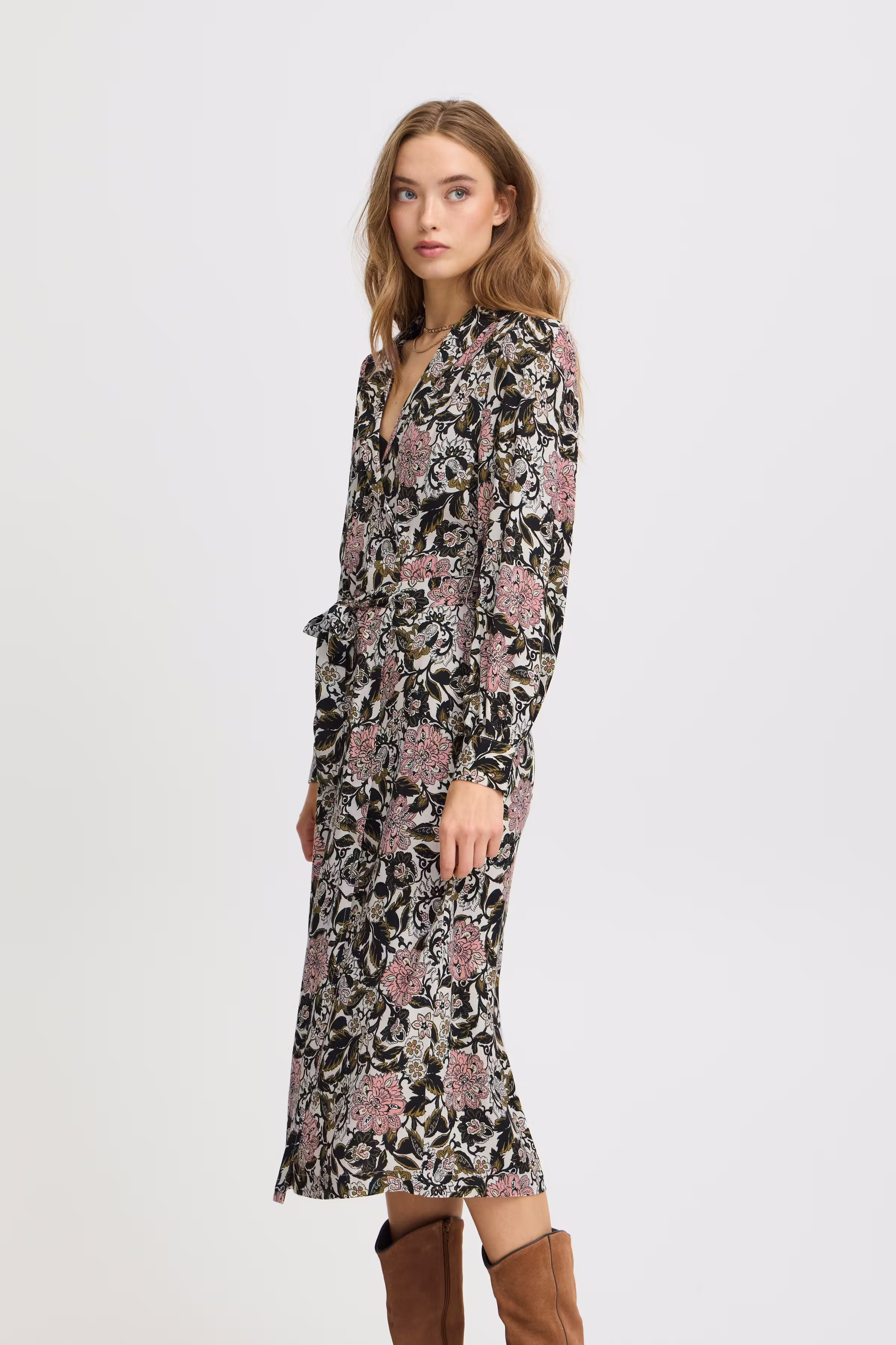 IRROSIE Kleid LOOKBOOK FRONT 20121628-203454