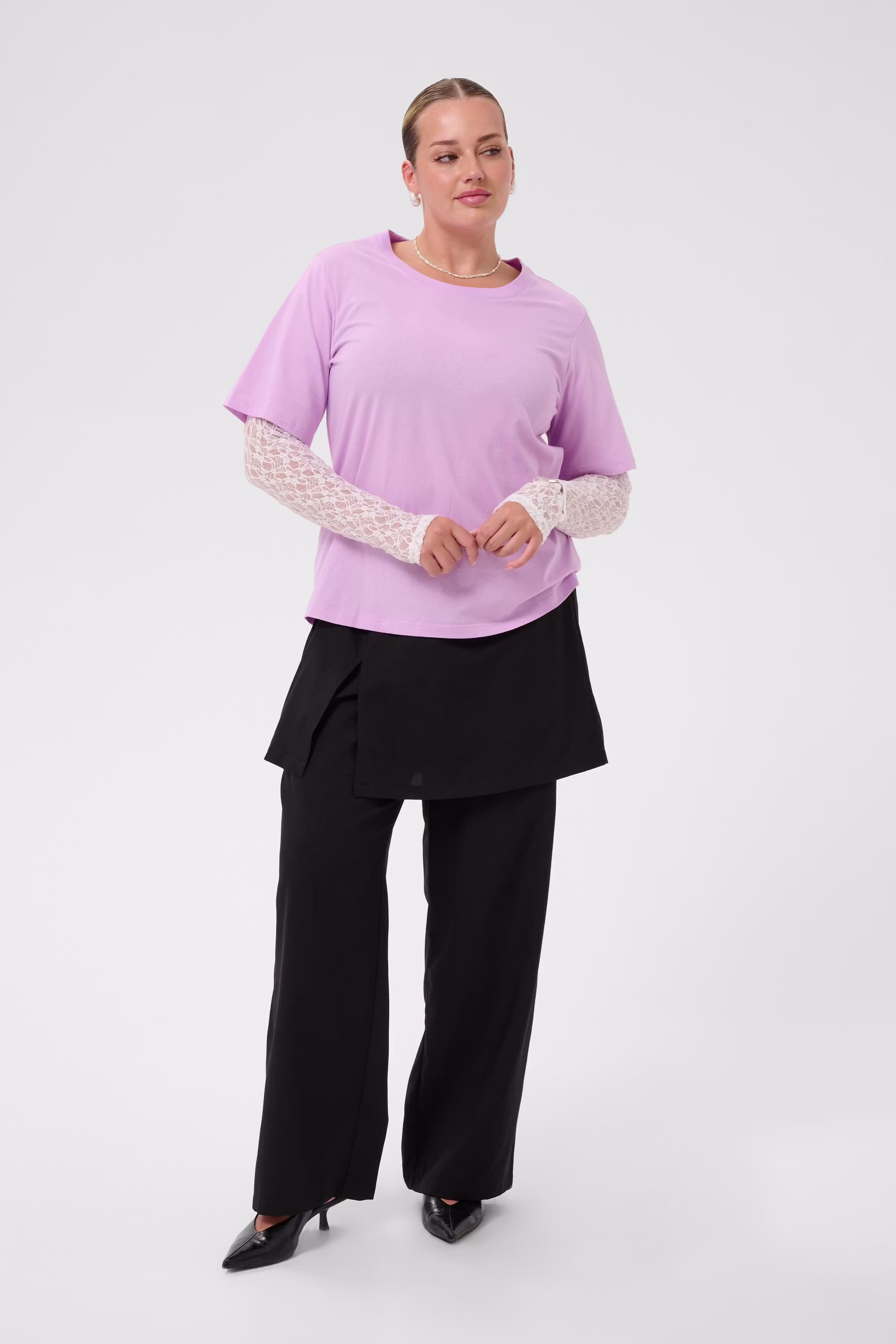 KCellina T-shirt LOOKBOOK FRONT 10584926-153412