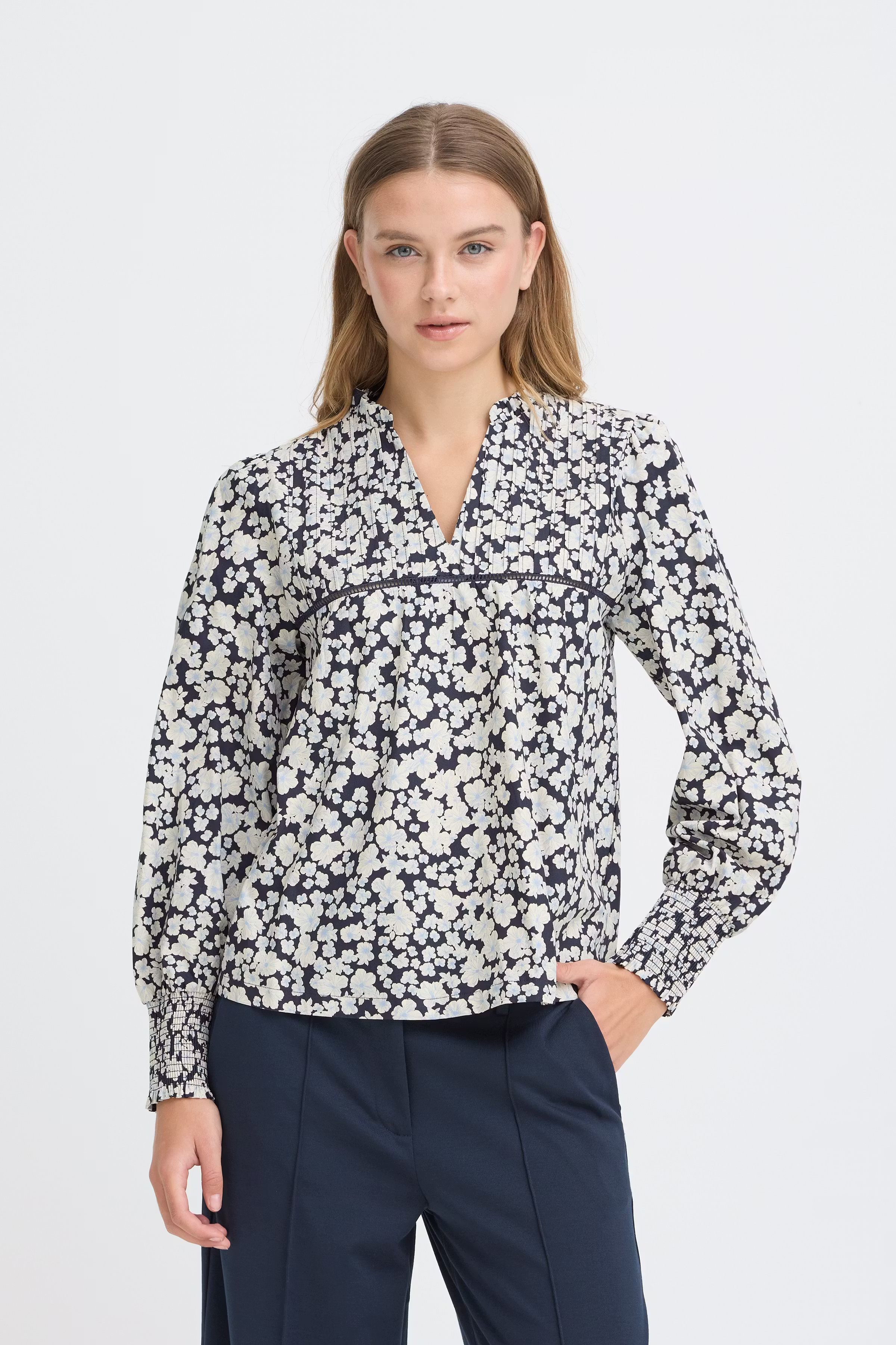 IHKELIA Bluse LOOKBOOK FRONT 20125138-900003900