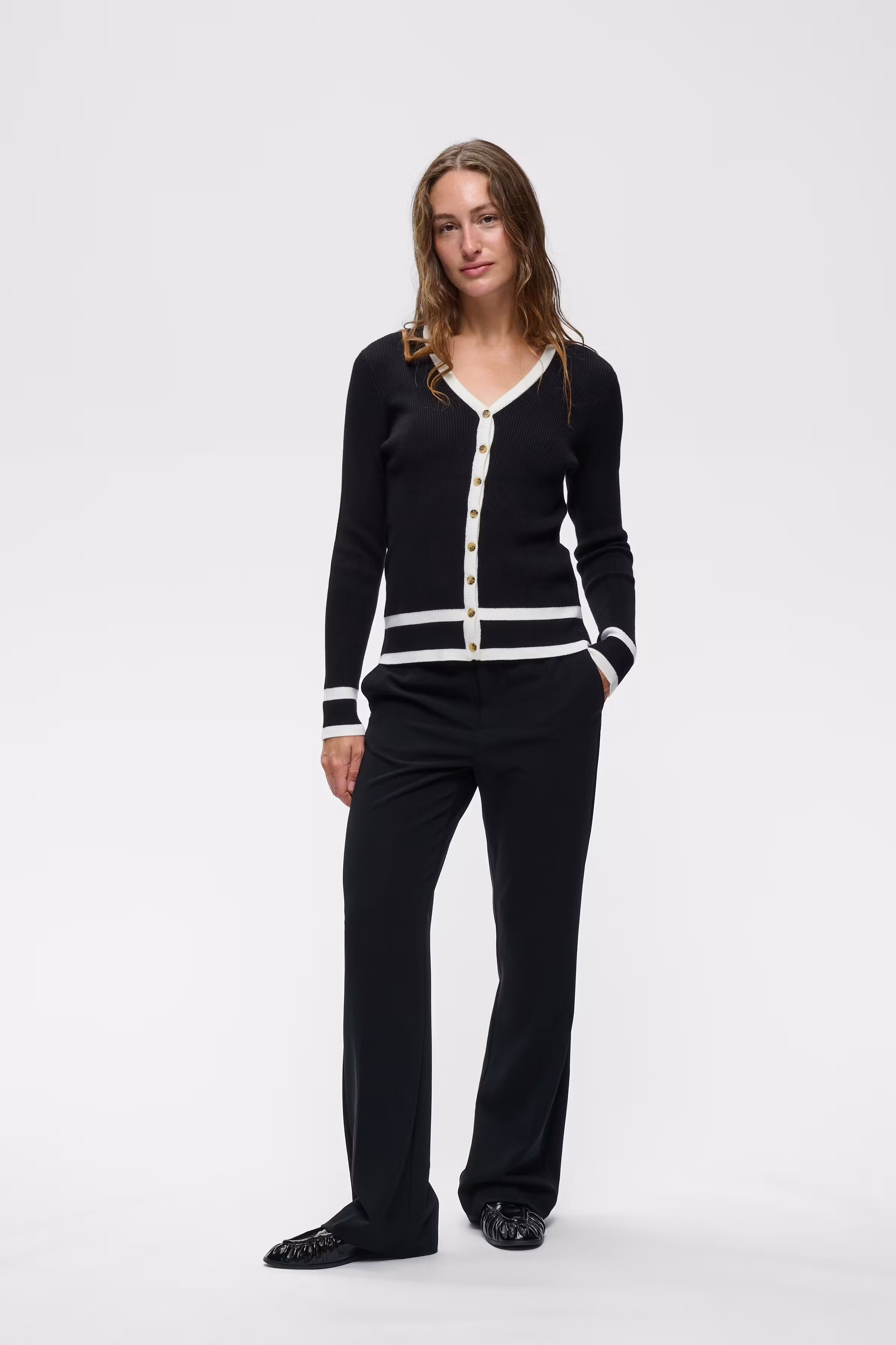 LeenahIW Cardigan LOOKBOOK FRONT 30110673-303487