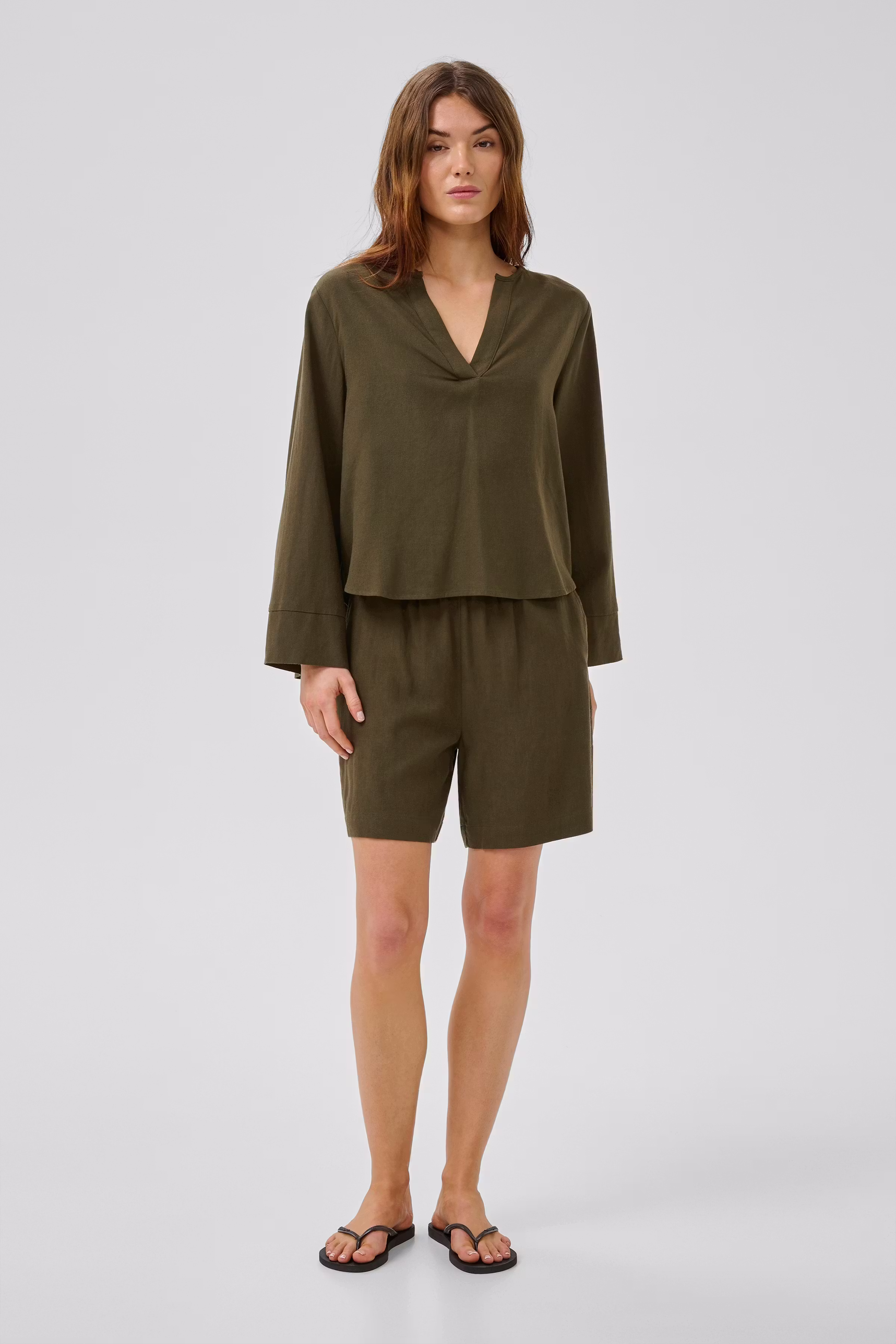 DiasMW Linen Shorts LOOKBOOK FRONT 10704702-190414