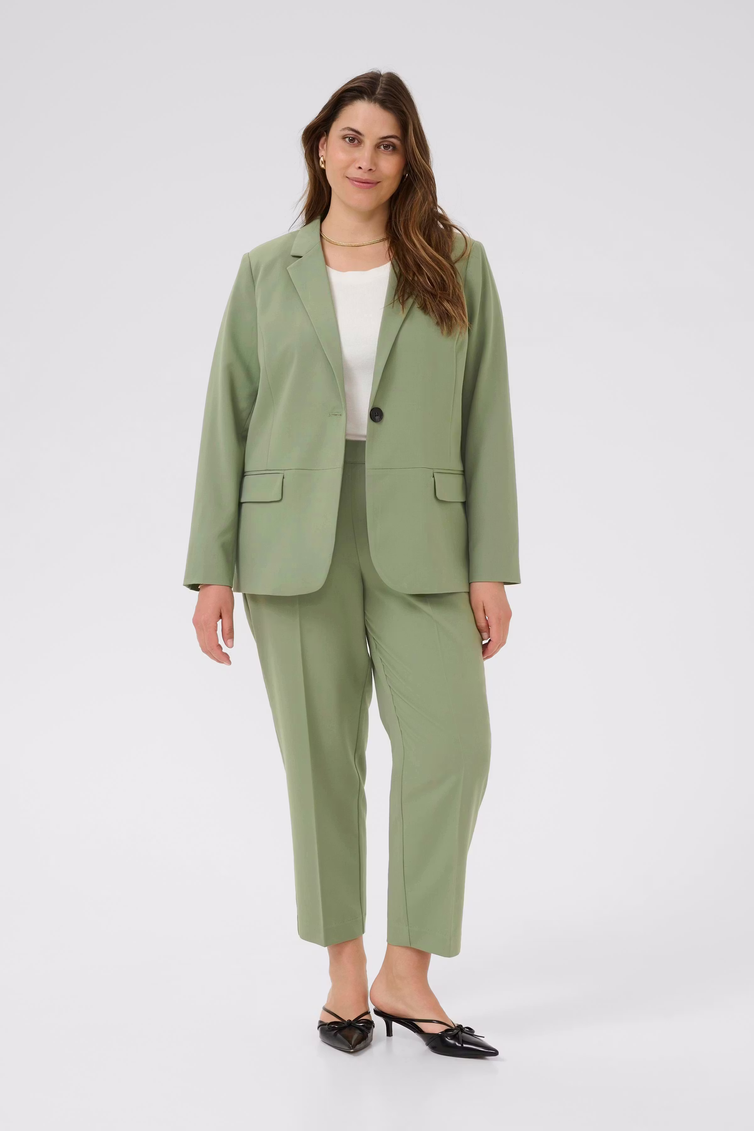 KCsakira Blazer LOOKBOOK FRONT 10580933-176212