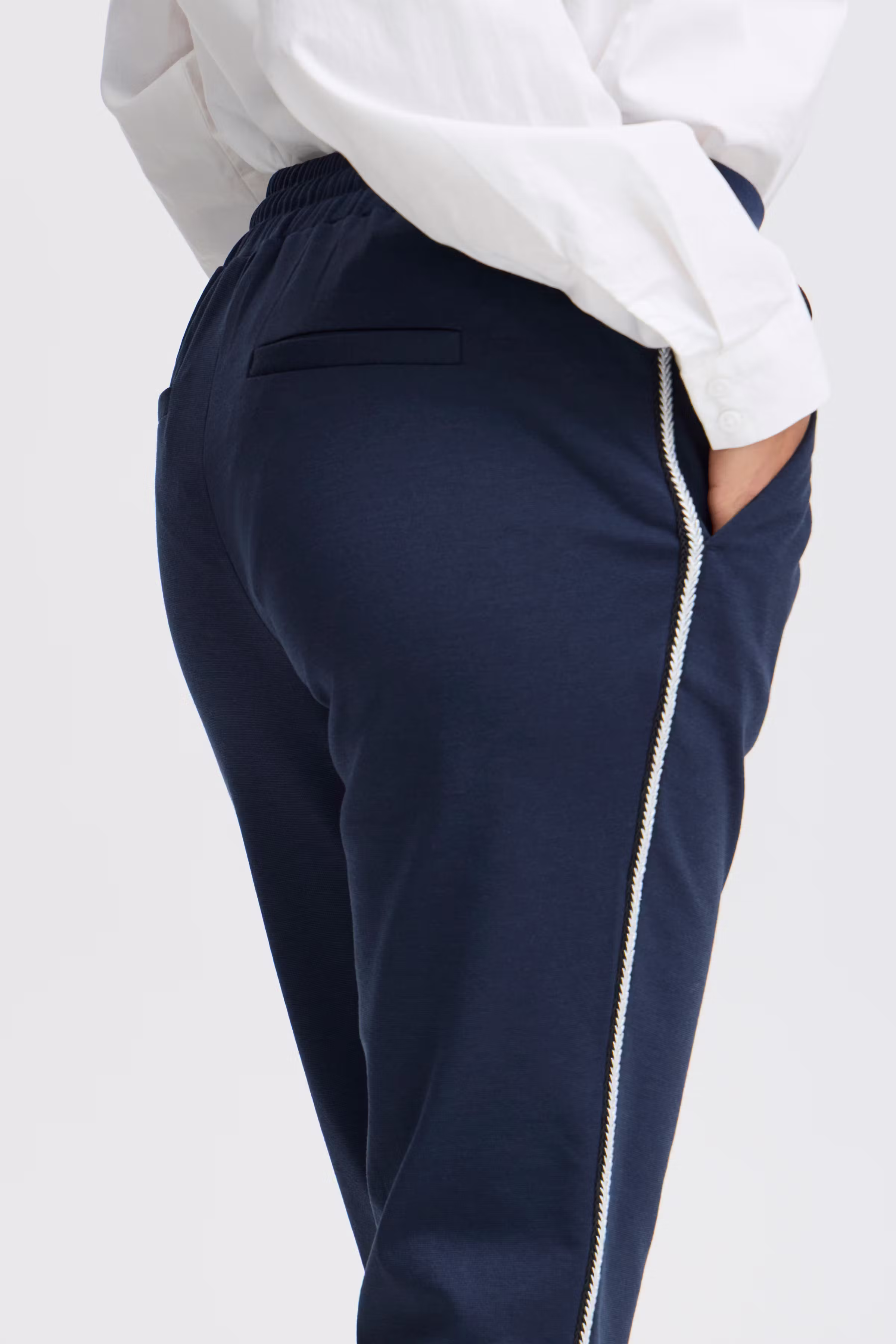 BYRIZETTA Hose LOOKBOOK DETAIL 20815993-193923