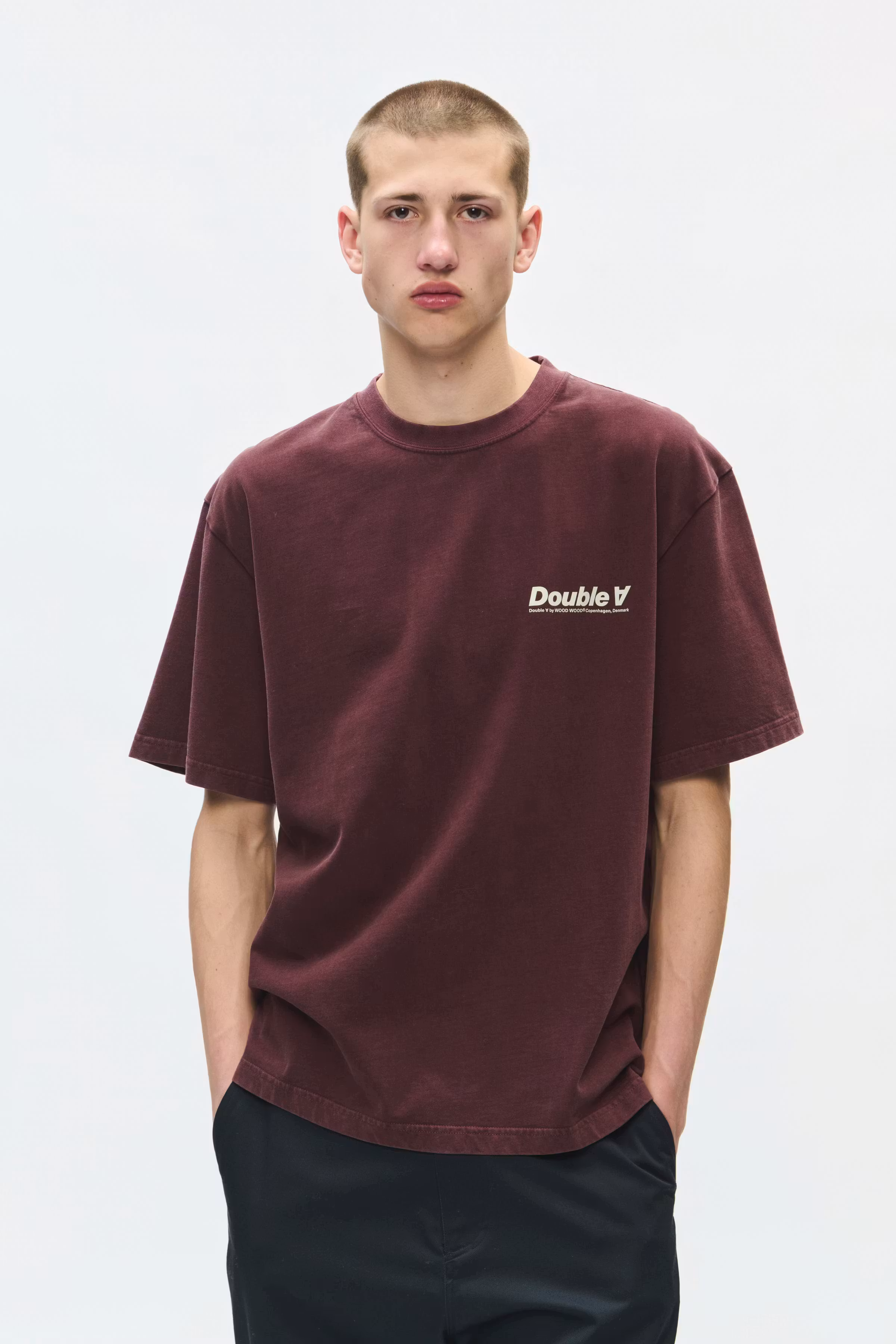 WWLiam italic T-shirt LOOKBOOK FRONT 30251798-191625