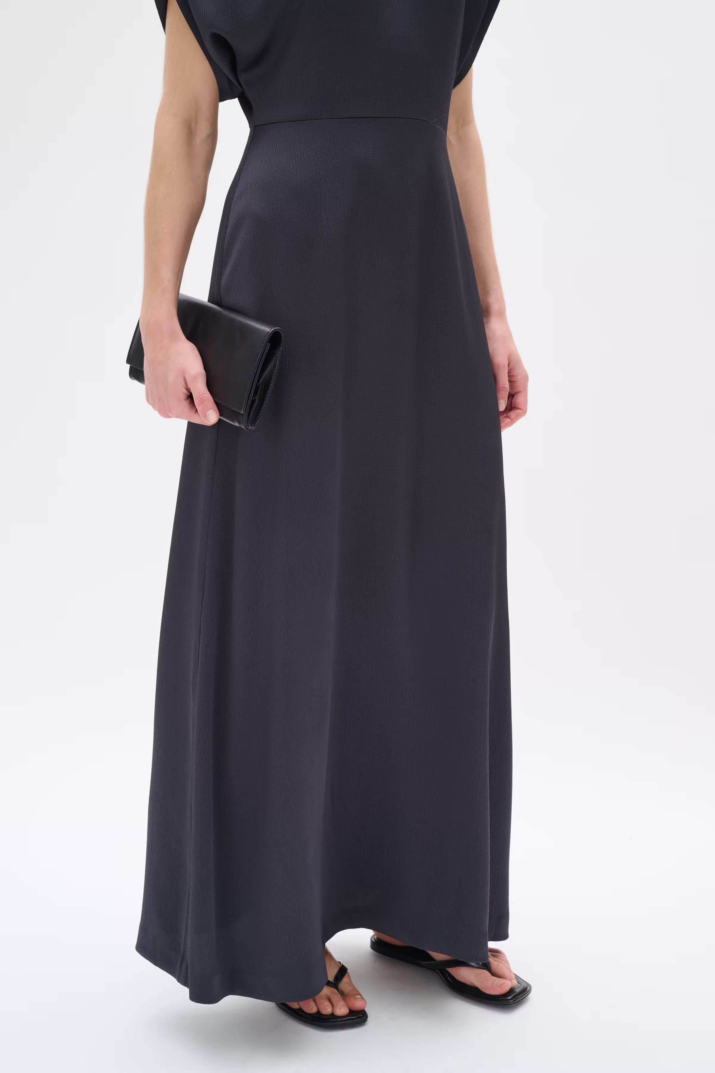 DakariIW Dress LOOKBOOK FRONT 30110837-193908