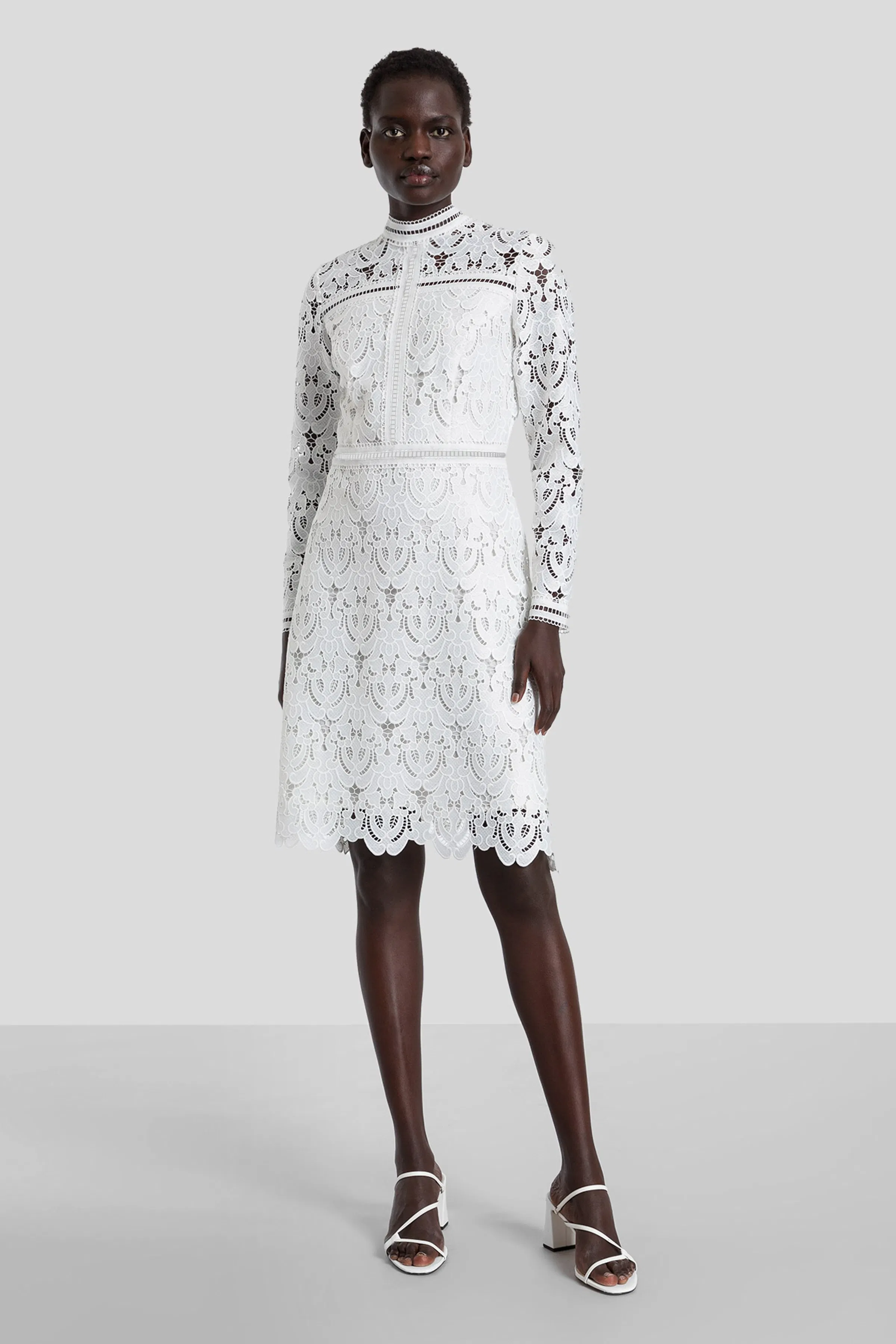 MONA Dress LOOKBOOK FRONT 30600348-WH010