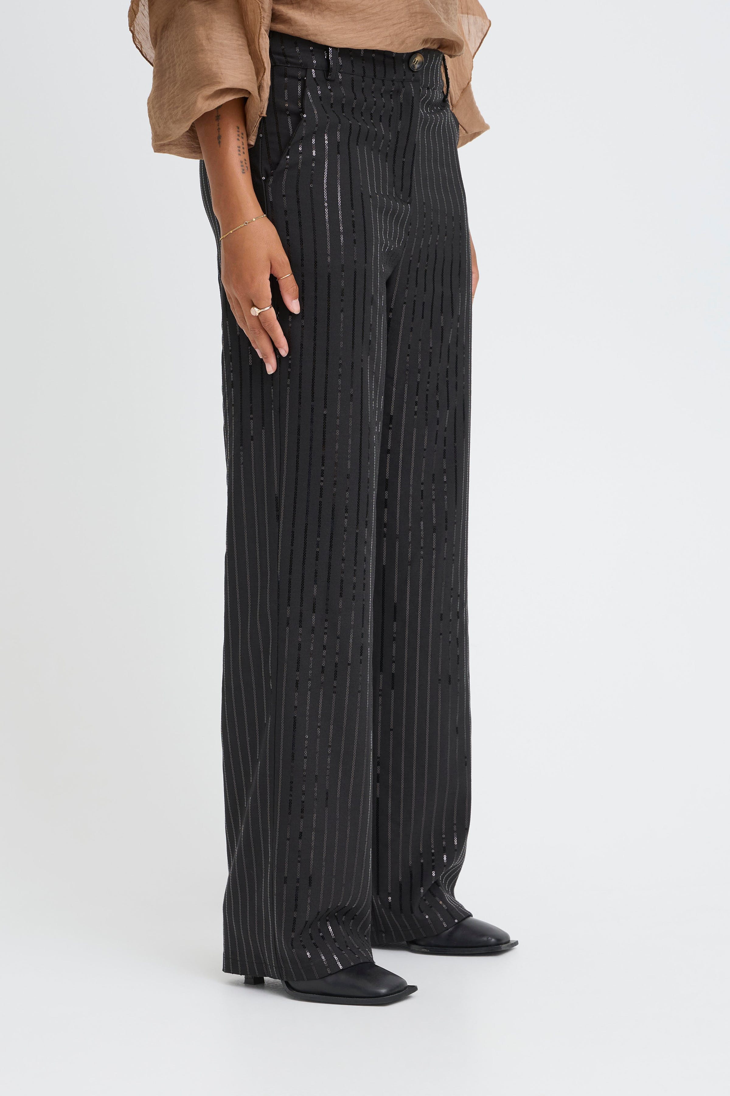 SBIVY Bukser LOOKBOOK FRONT 22101121-190303