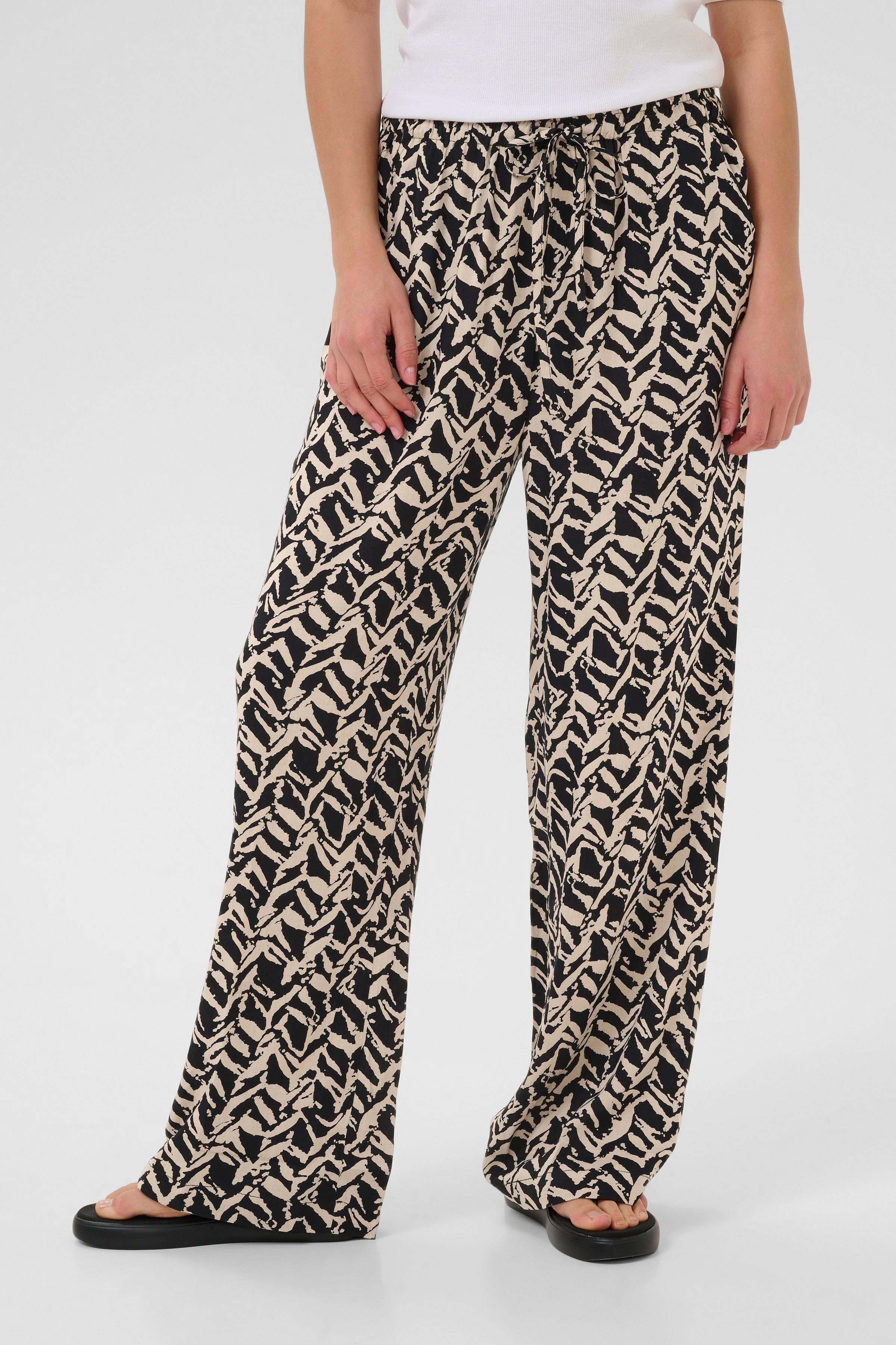 KAdina Trousers LOOKBOOK FRONT 10511290-109001