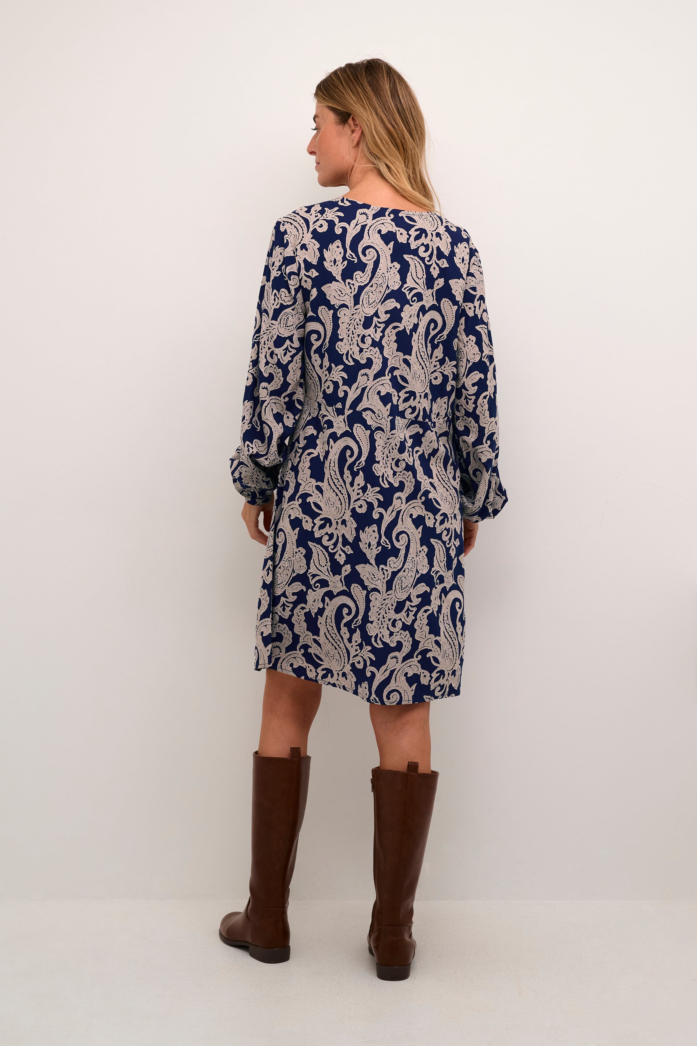 CRLucy Dress LOOKBOOK BACK 10613155-106905