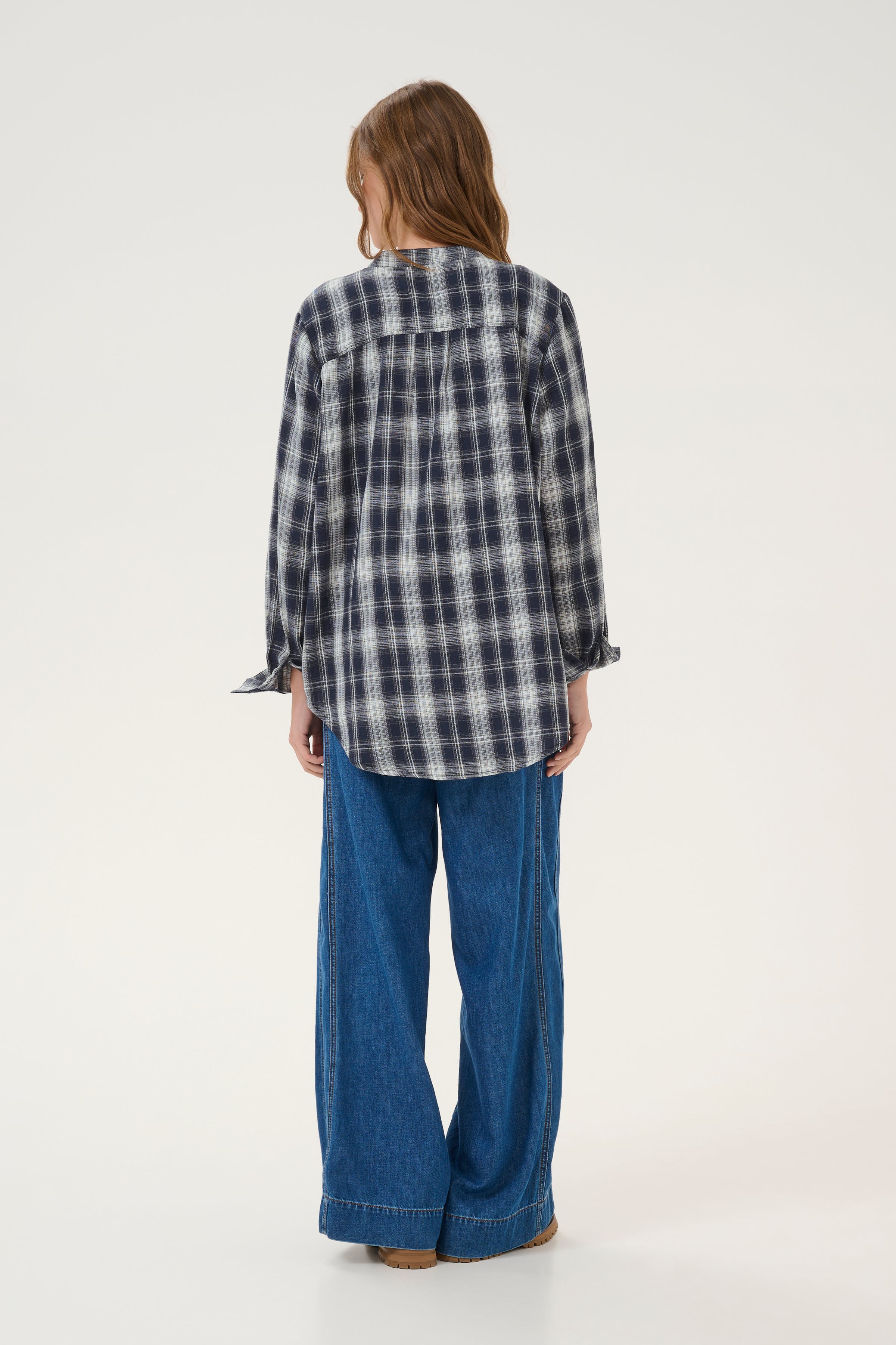 HarrisMW Shirt LOOKBOOK BACK 10705091-107409