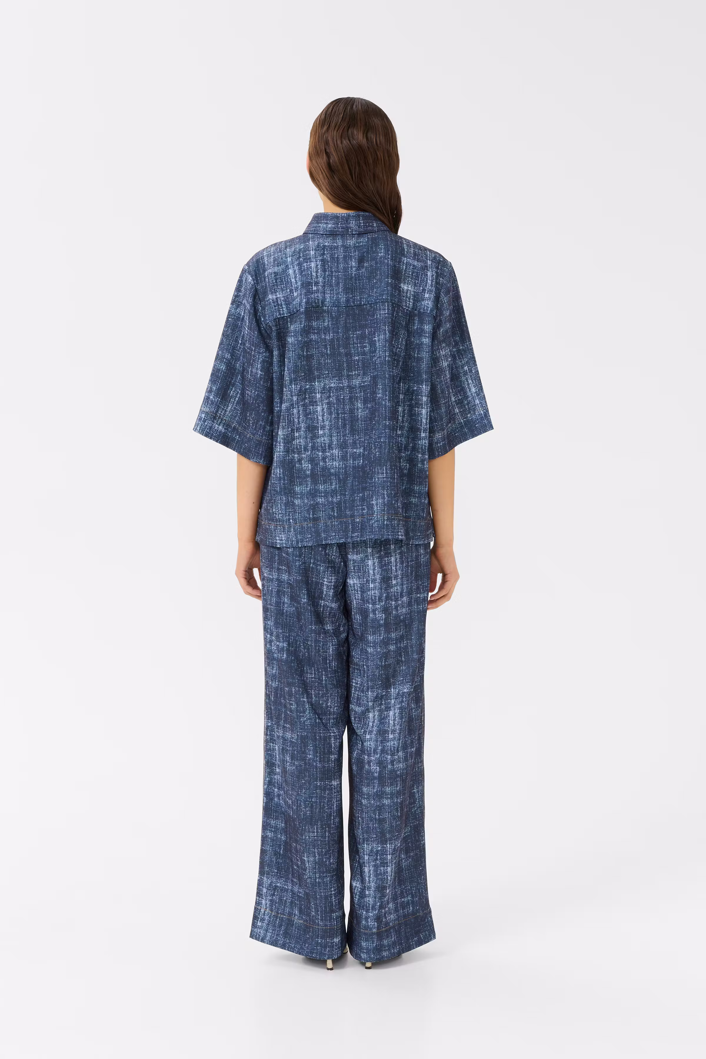 GZdemia Shirt LOOKBOOK BACK 10910409-107880