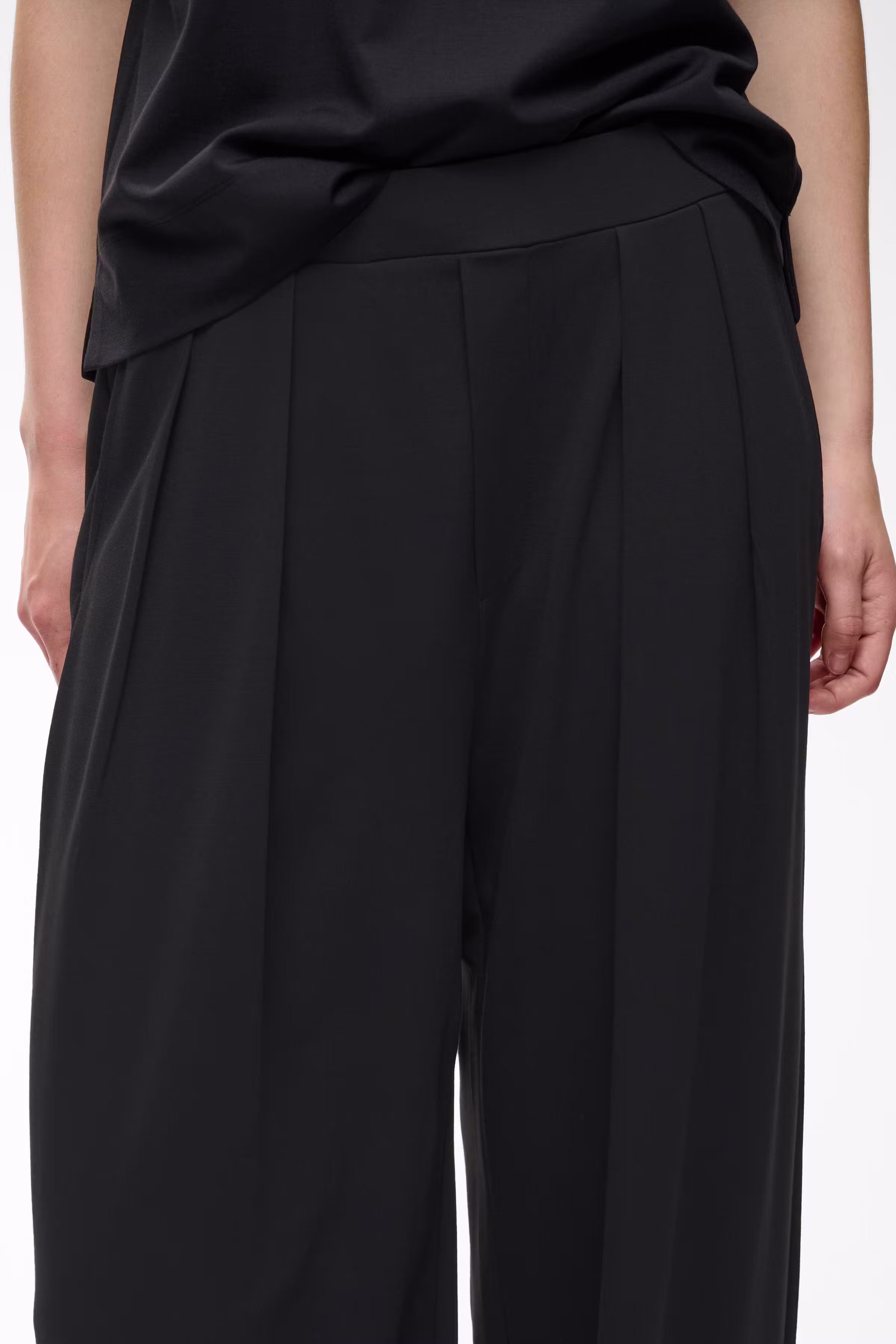 TrissaIW Hose LOOKBOOK DETAIL 30111340-194008