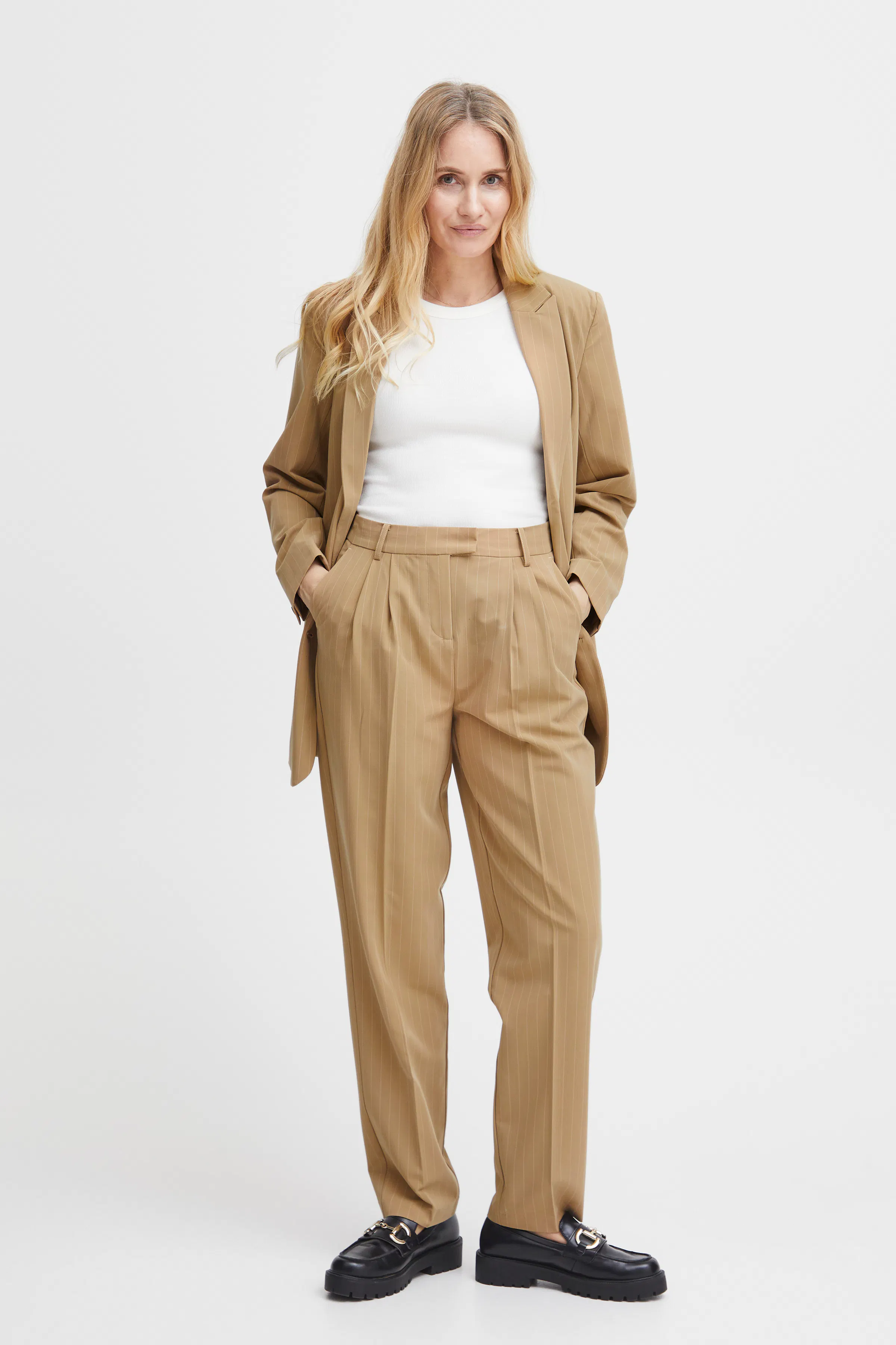 FRCALLIE Trousers LOOKBOOK FRONT 20612476-202145