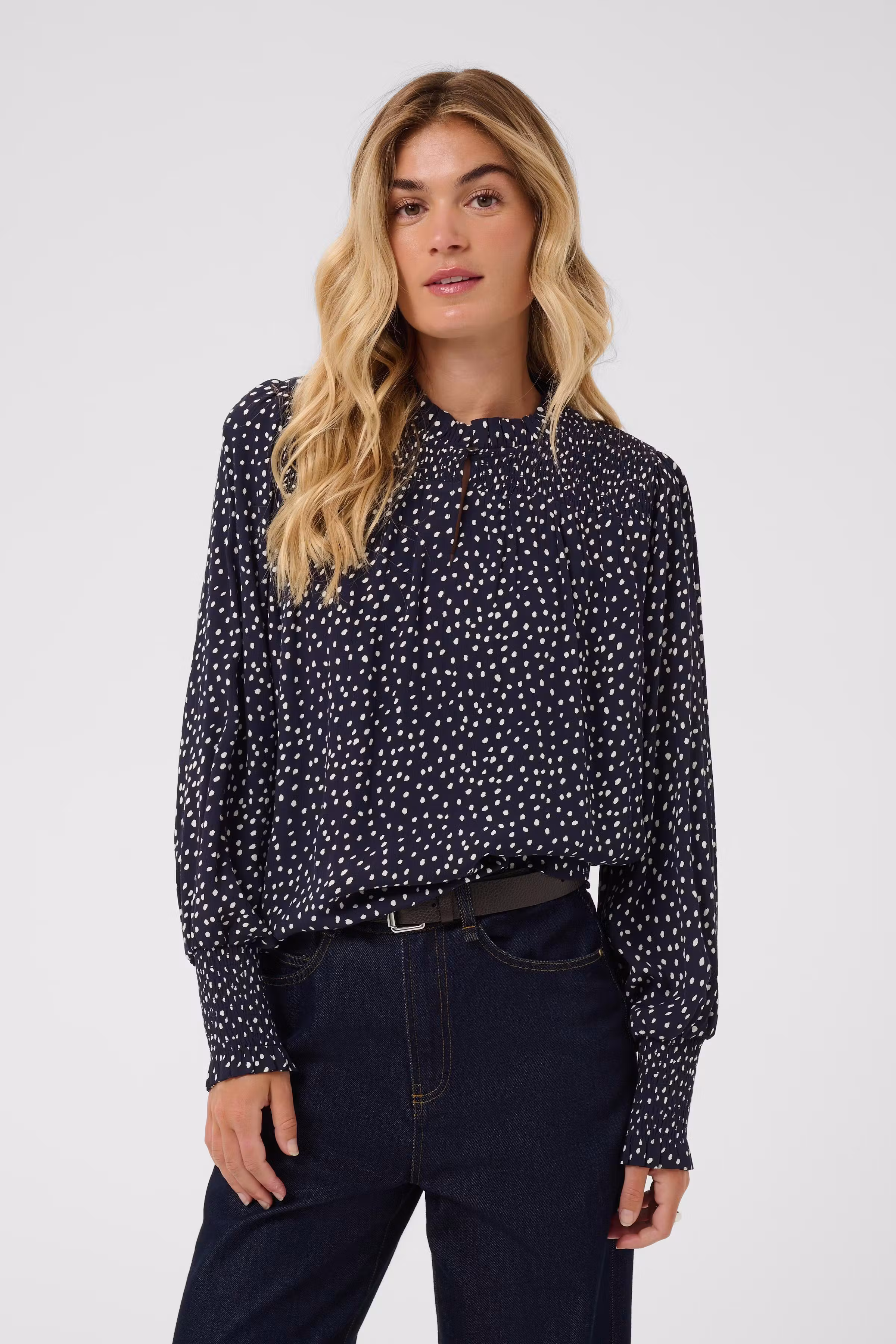 MalikaSZ Blus LOOKBOOK FRONT 30514405-305506
