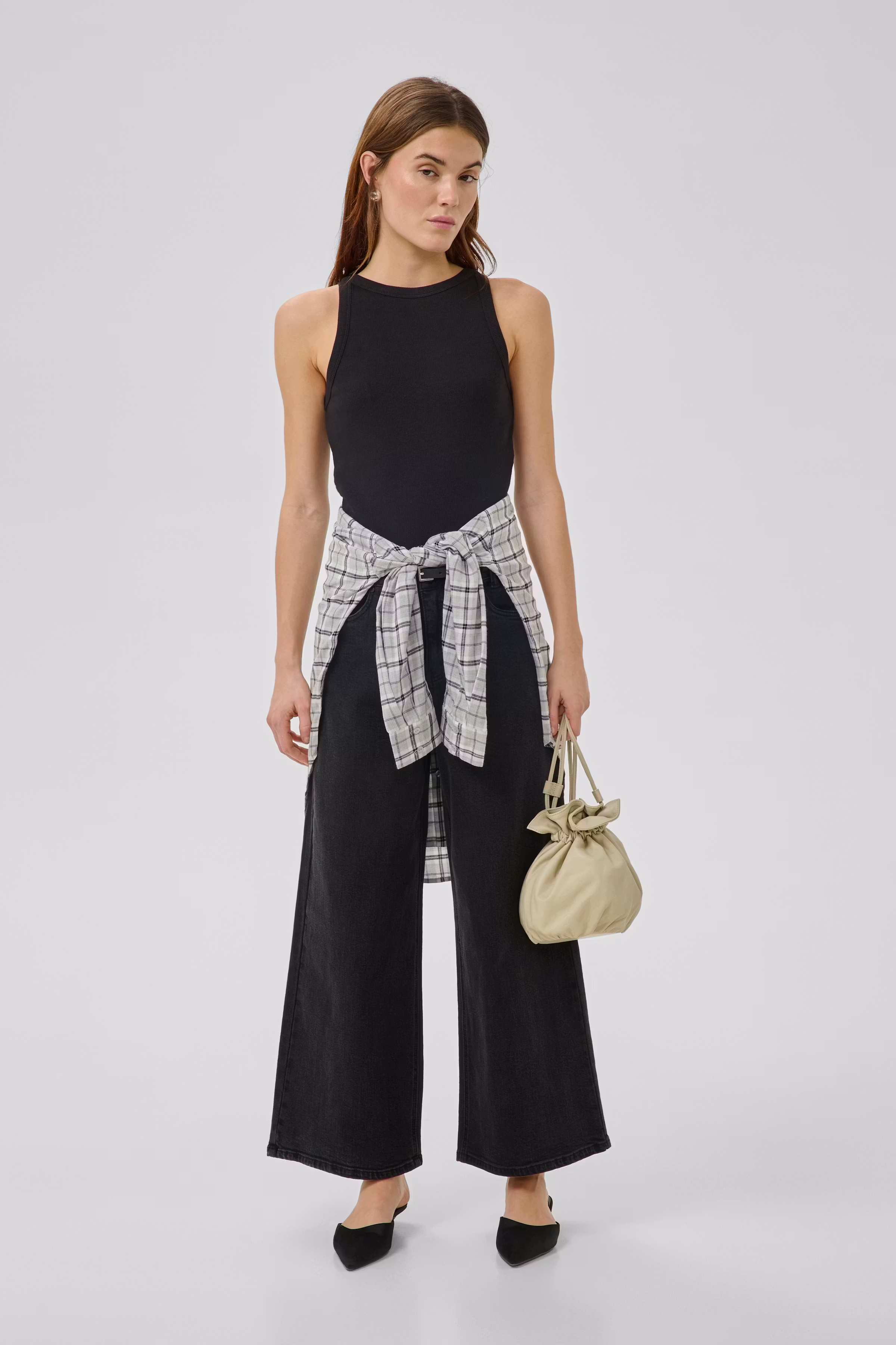 MWAlma X-Wide Jeans LOOKBOOK FRONT 10705258-100086