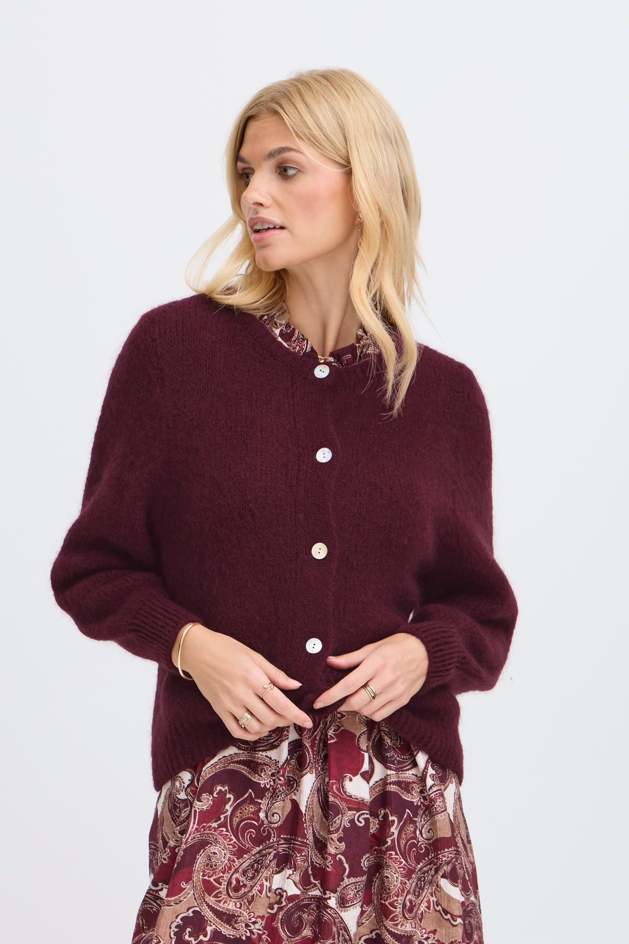 SBGULVIG Cardigan LOOKBOOK FRONT 22100655-191724