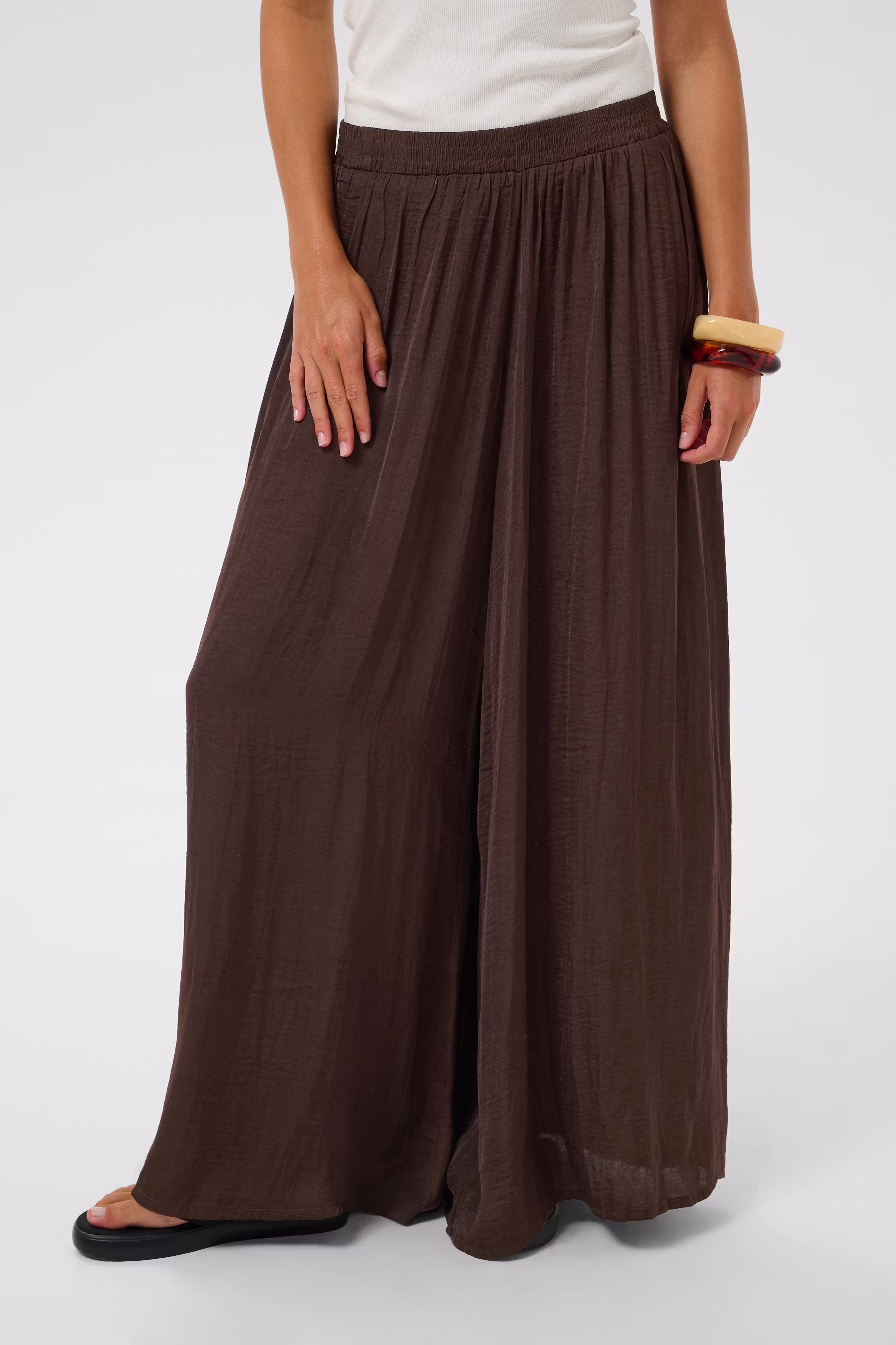 KAallie Bukser LOOKBOOK FRONT 10508761-190915