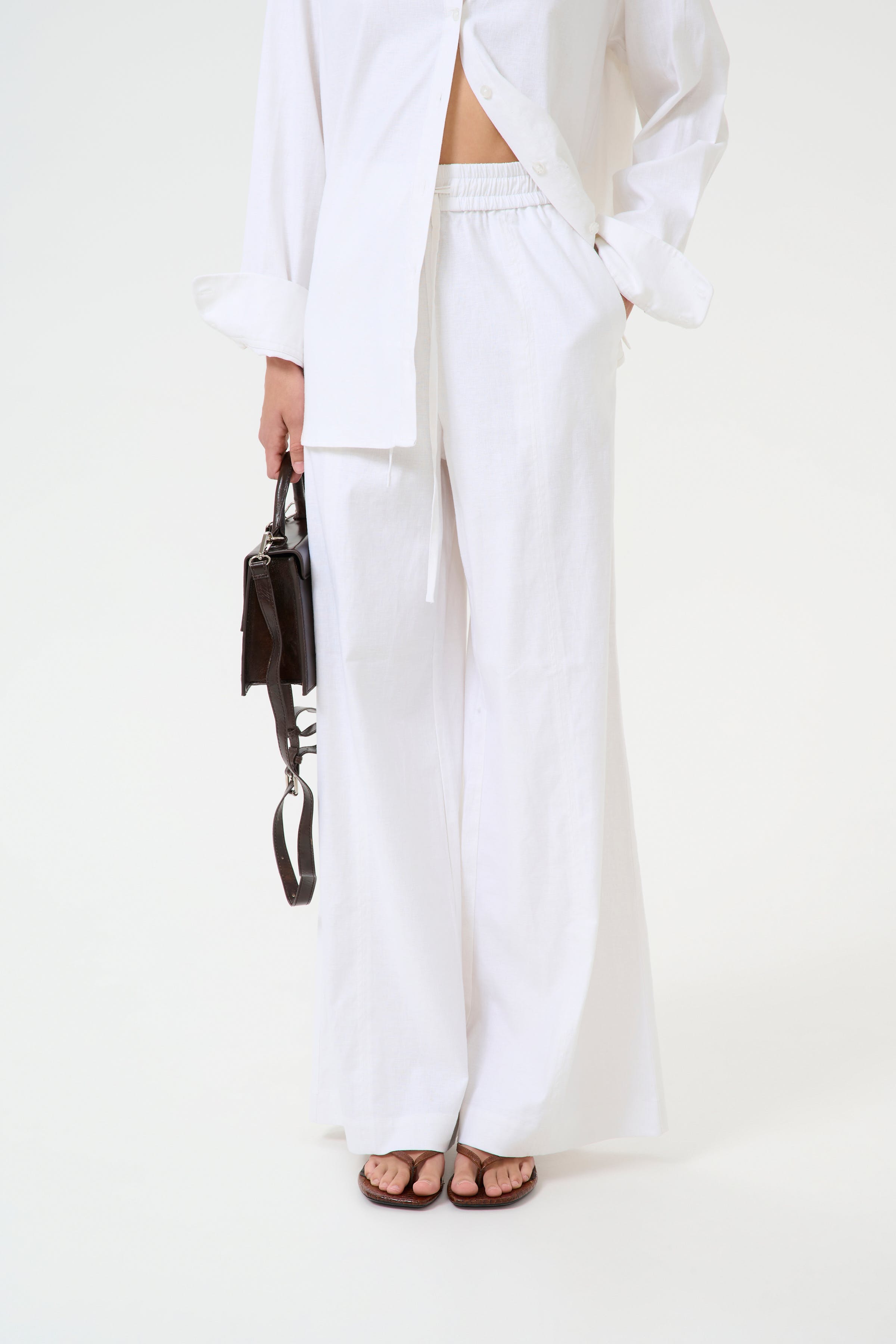 GZizza Trousers LOOKBOOK FRONT 10910517-110601