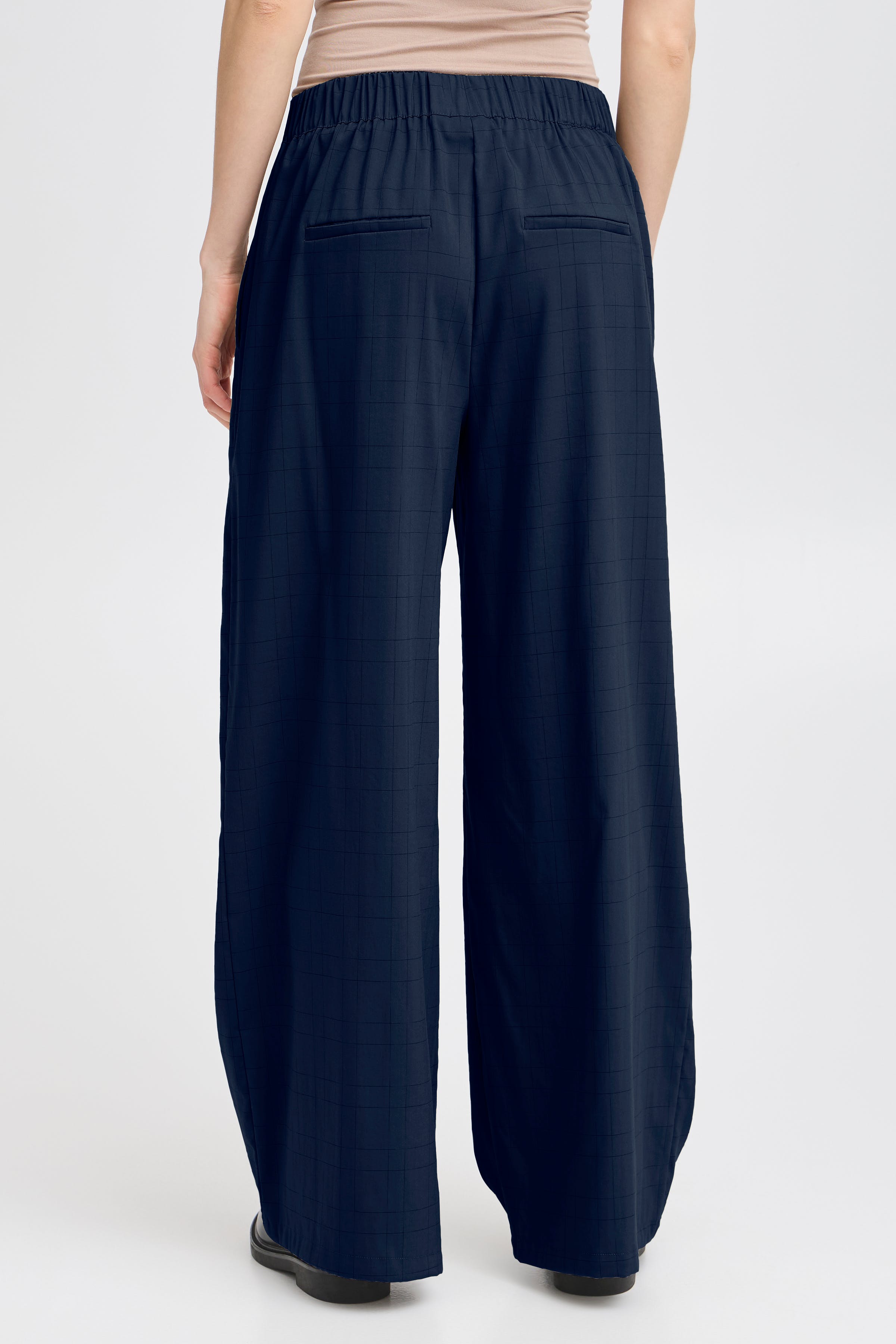 FRCHECKA Hose LOOKBOOK BACK 20616230-193923