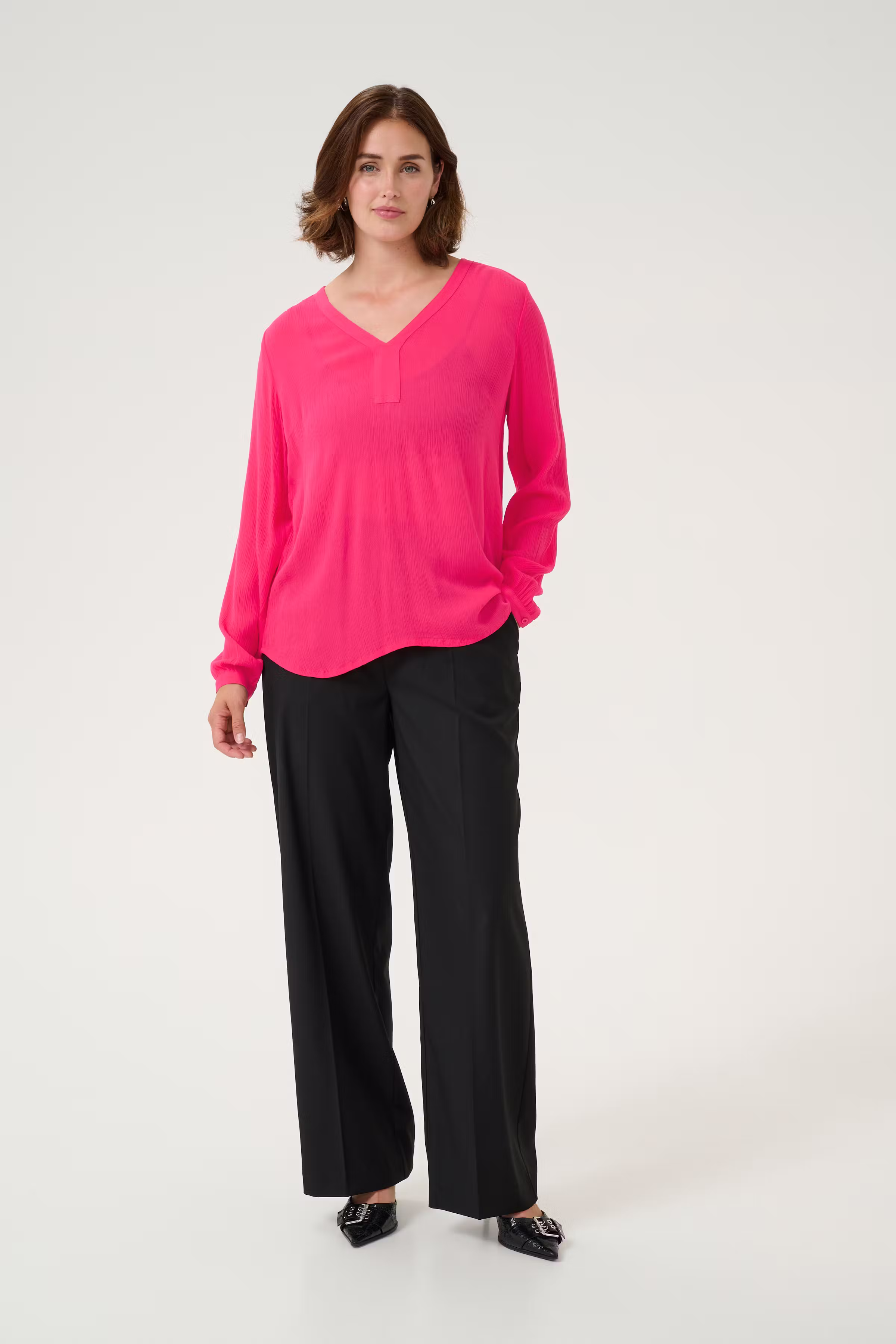 Amber Blouse LOOKBOOK FRONT 501032-181754