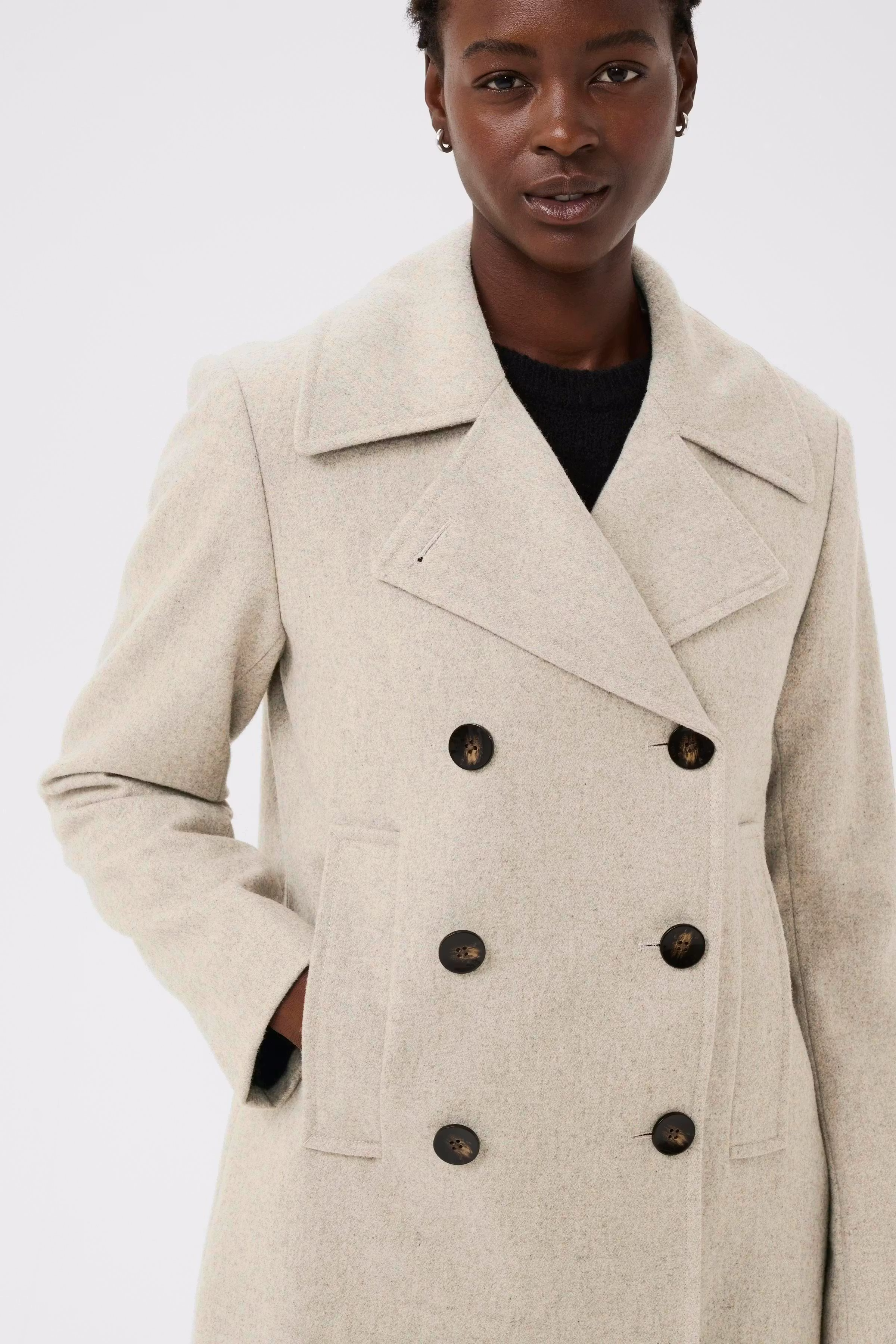 SatinaPW Outerwear LOOKBOOK DETAIL 30309742-1611031