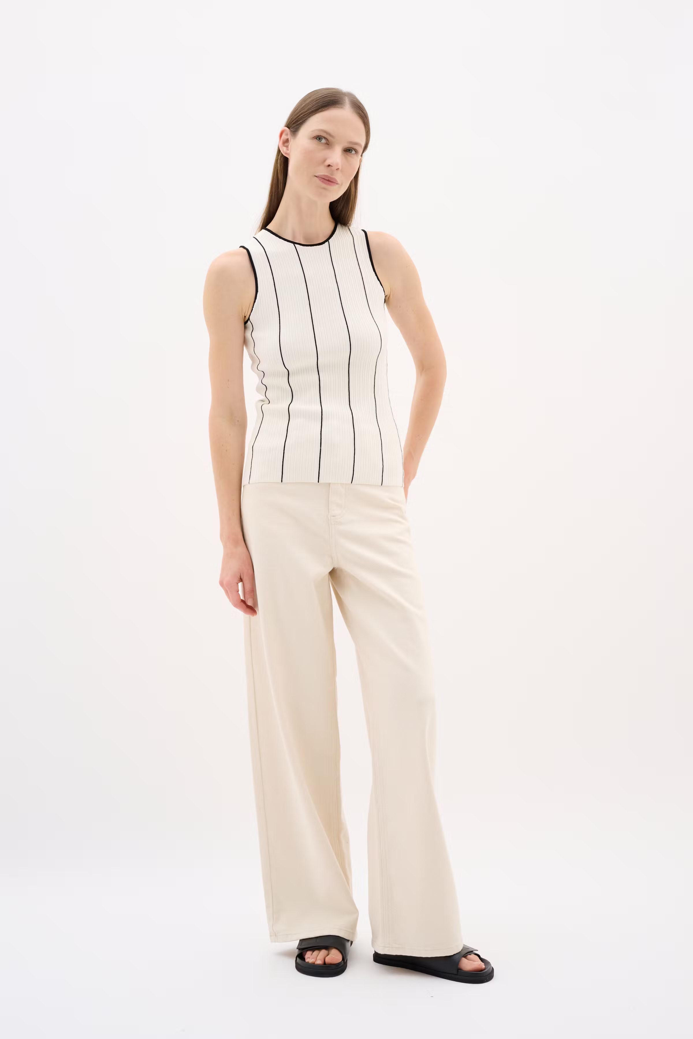 BaccaIW Jeans LOOKBOOK FRONT 30110526-300597