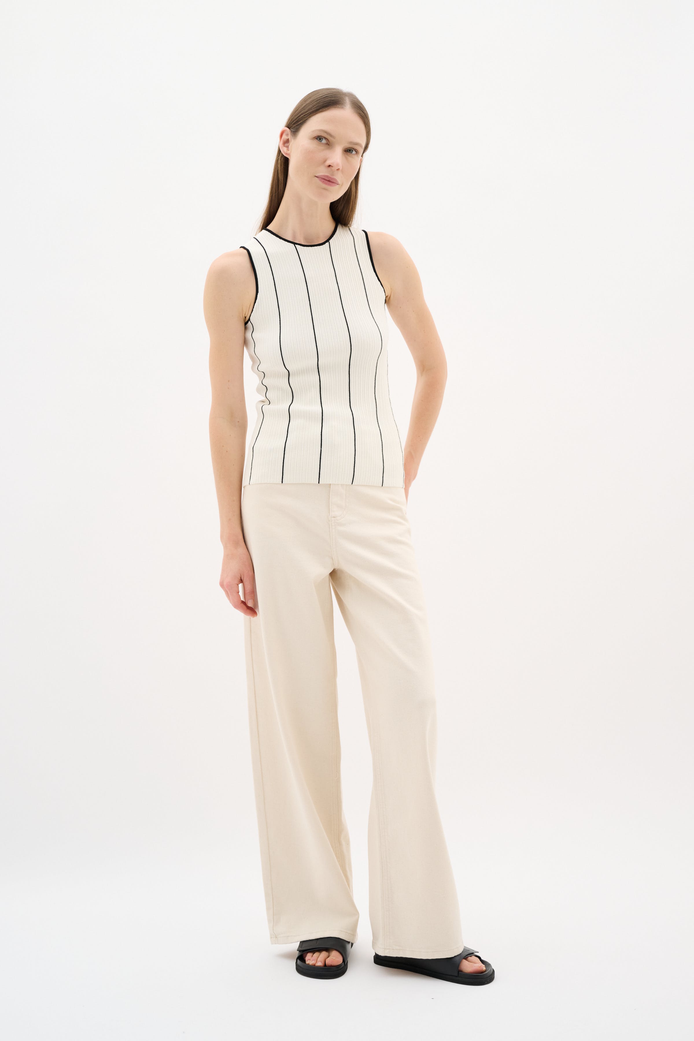 BaccaIW Jeans LOOKBOOK FRONT 30110526-300597