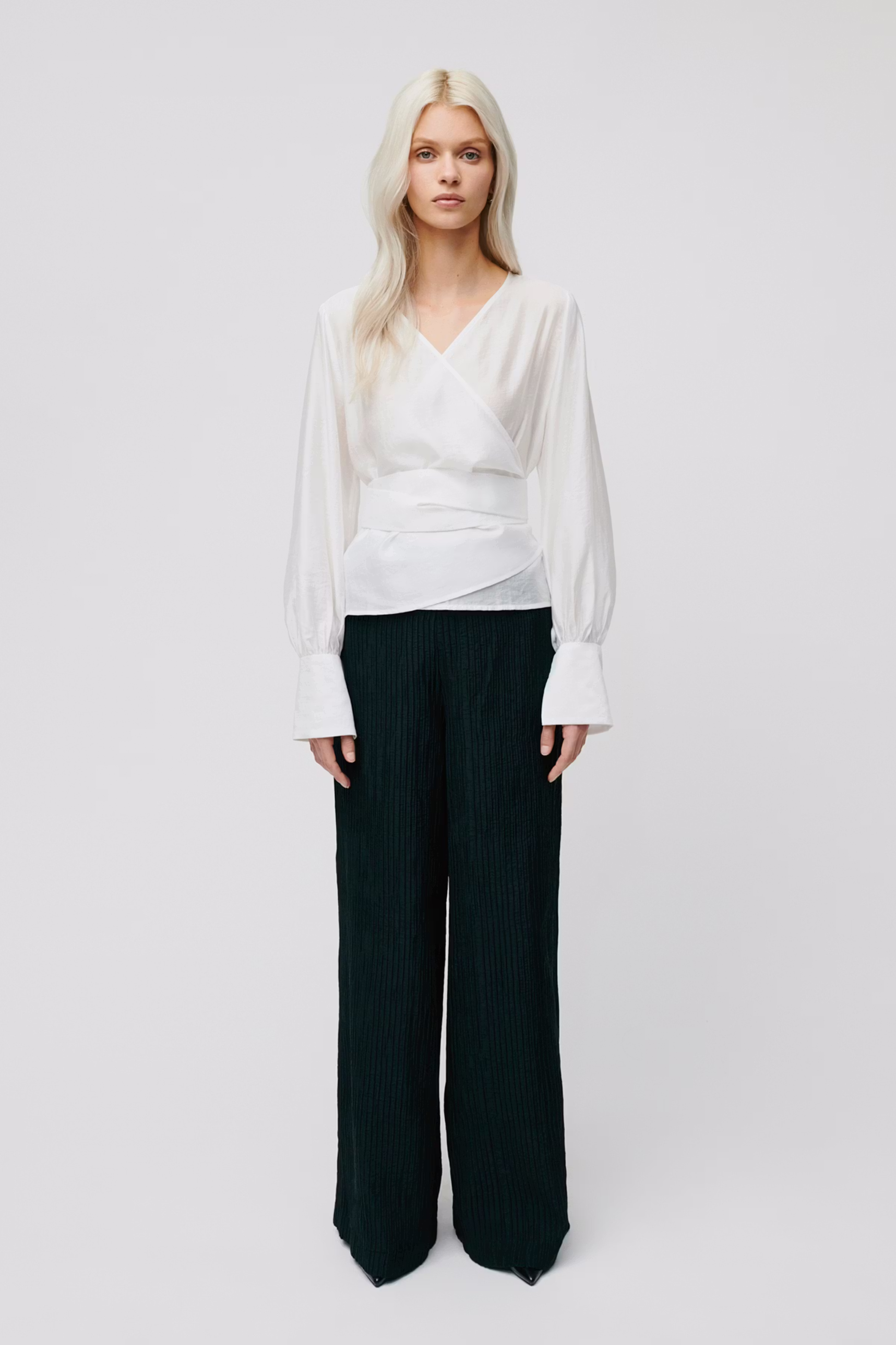 ELOISE Blouse LOOKBOOK FRONT 30600276-WH010