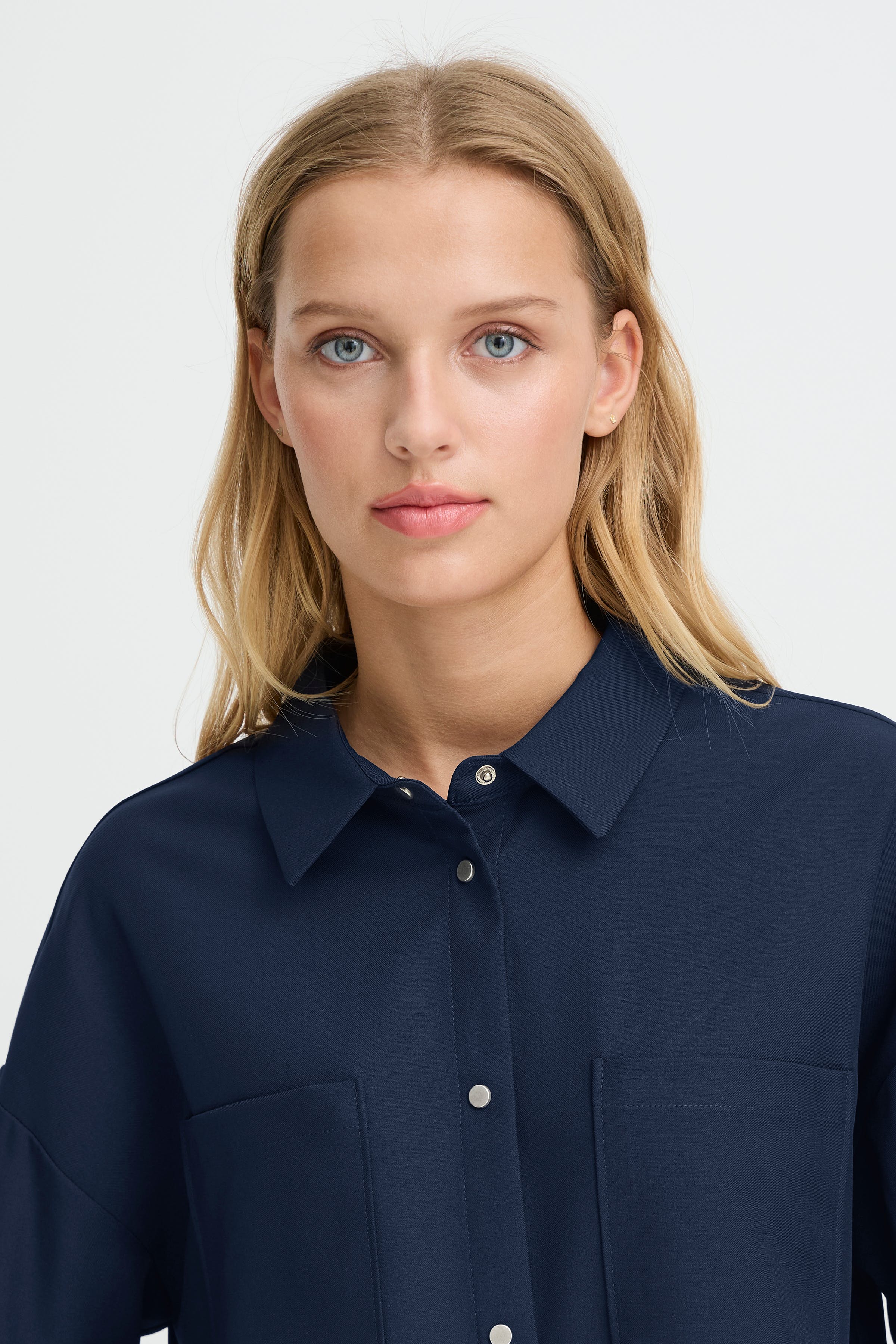 IHERINA Skjorte LOOKBOOK DETAIL 20125030-194013