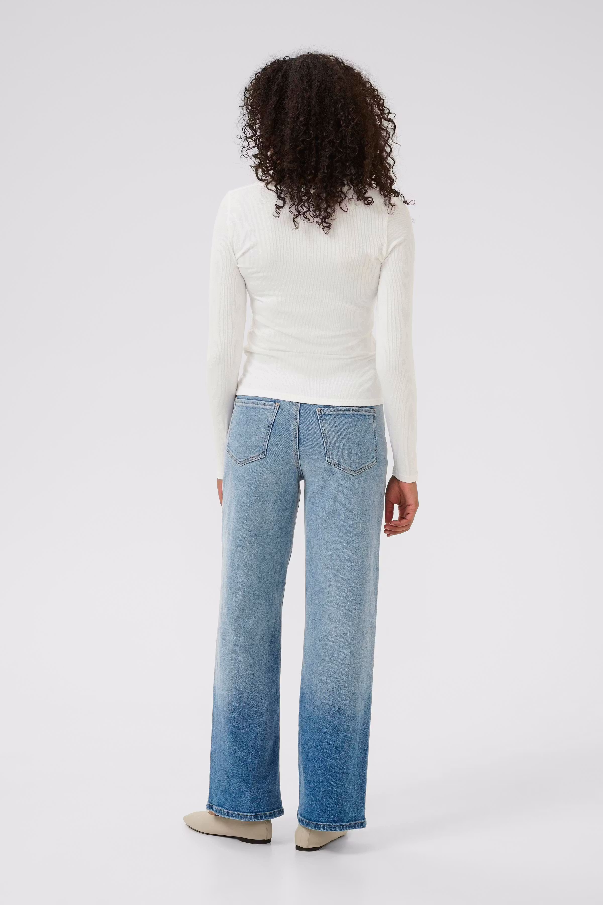 KAomi T-shirt LOOKBOOK BACK 10510142-110602