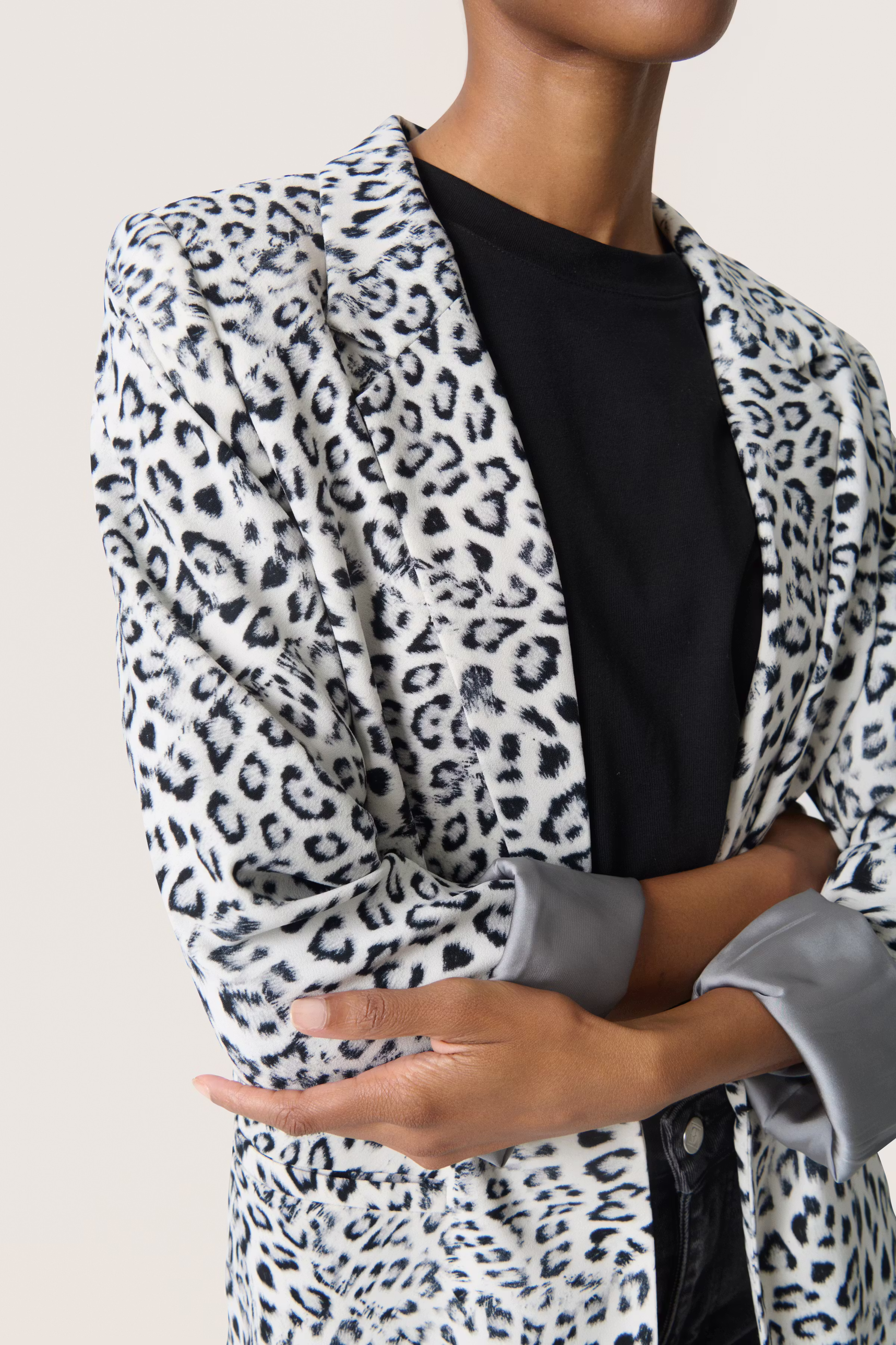 SLShirley Blazer LOOKBOOK DETAIL 30408730-304331