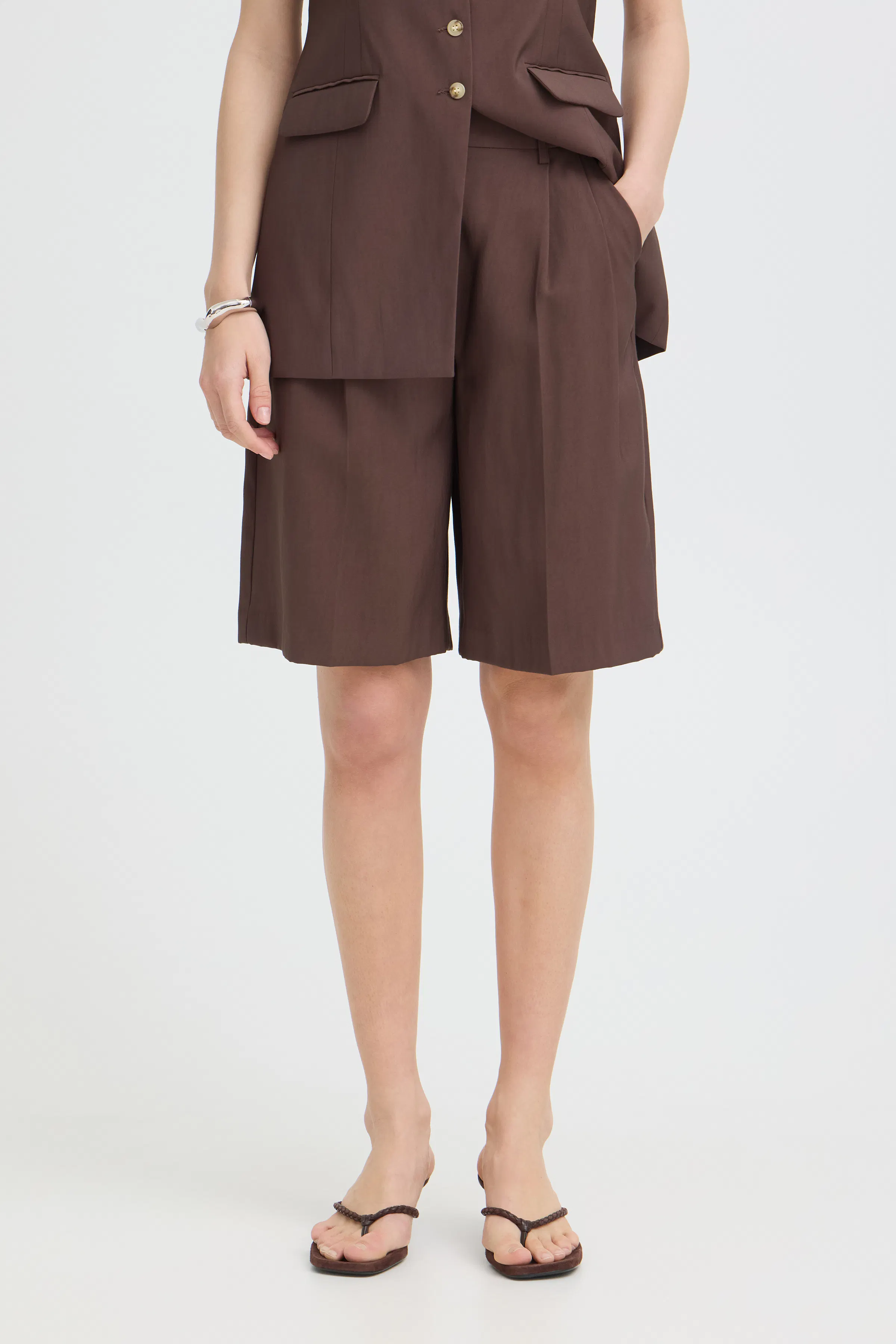 BYESSIE Bermuda LOOKBOOK FRONT 20818930-191012