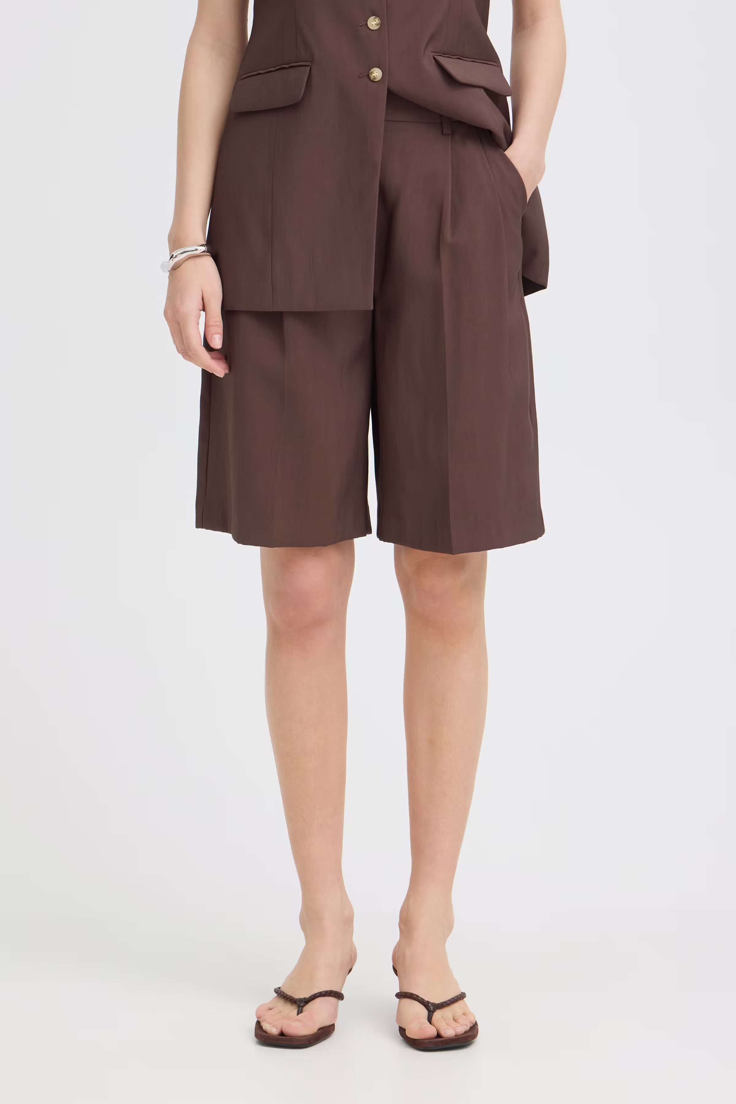 BYESSIE Bermuda LOOKBOOK FRONT 20818930-191012