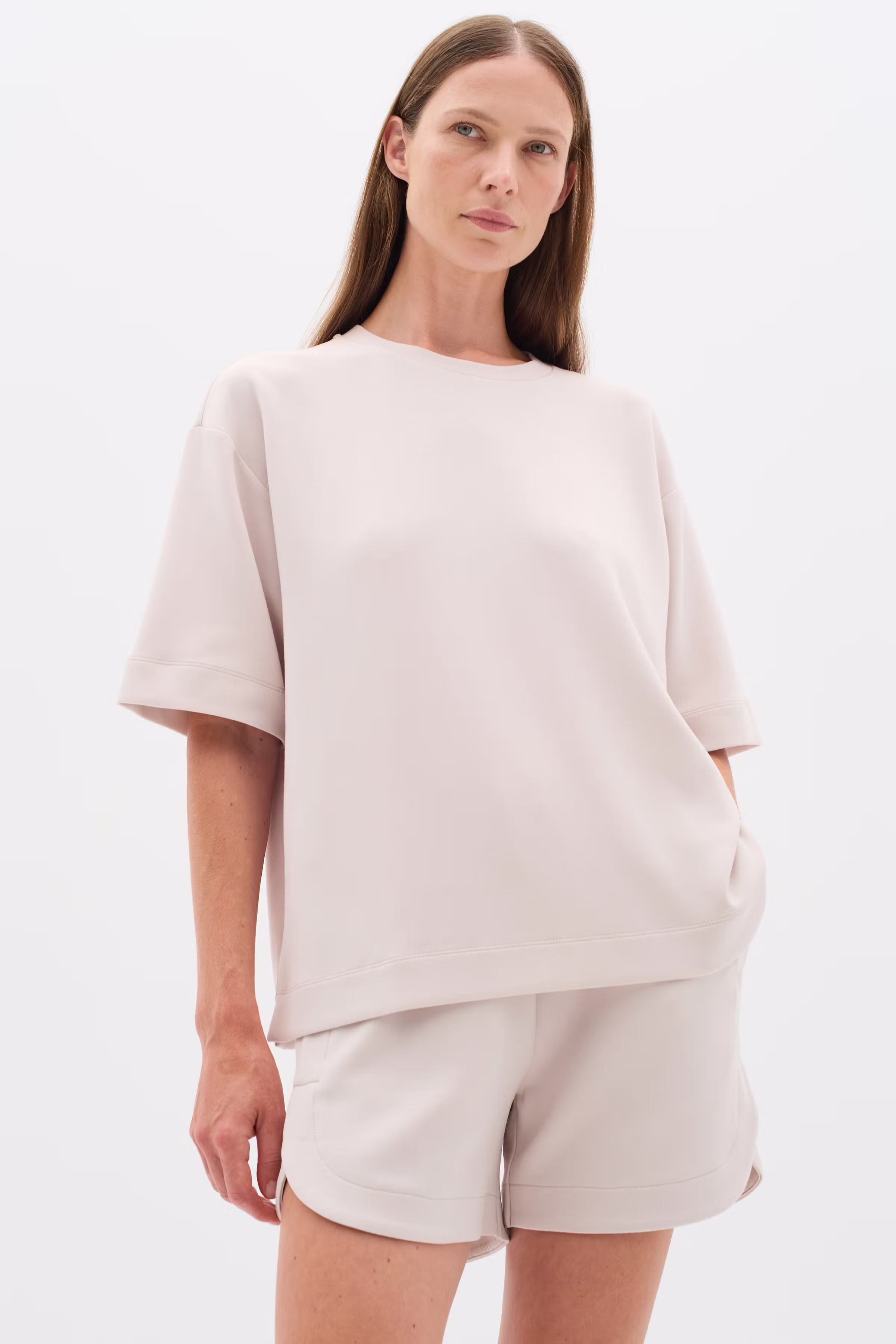 PannieIW Oversize T-shirt LOOKBOOK FRONT 30109225-130403