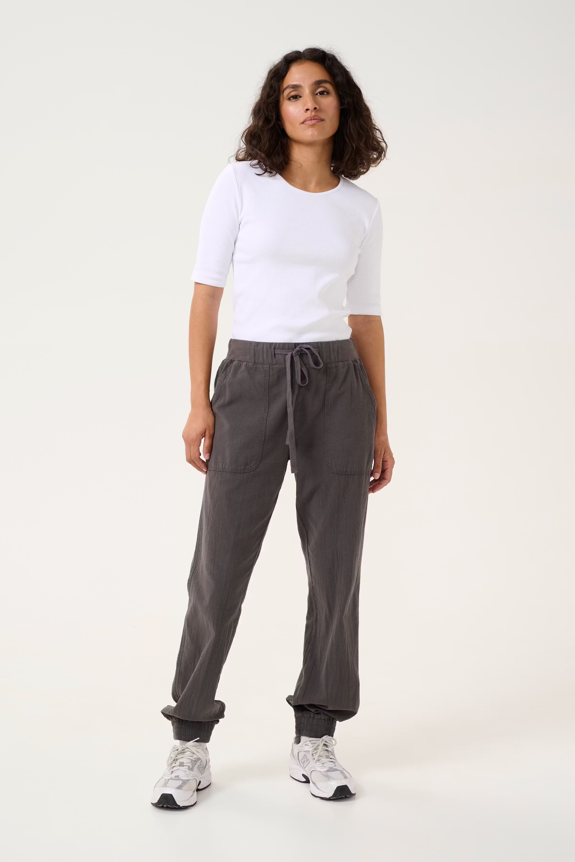 KAnaya Trousers LOOKBOOK FRONT 10505397-190205