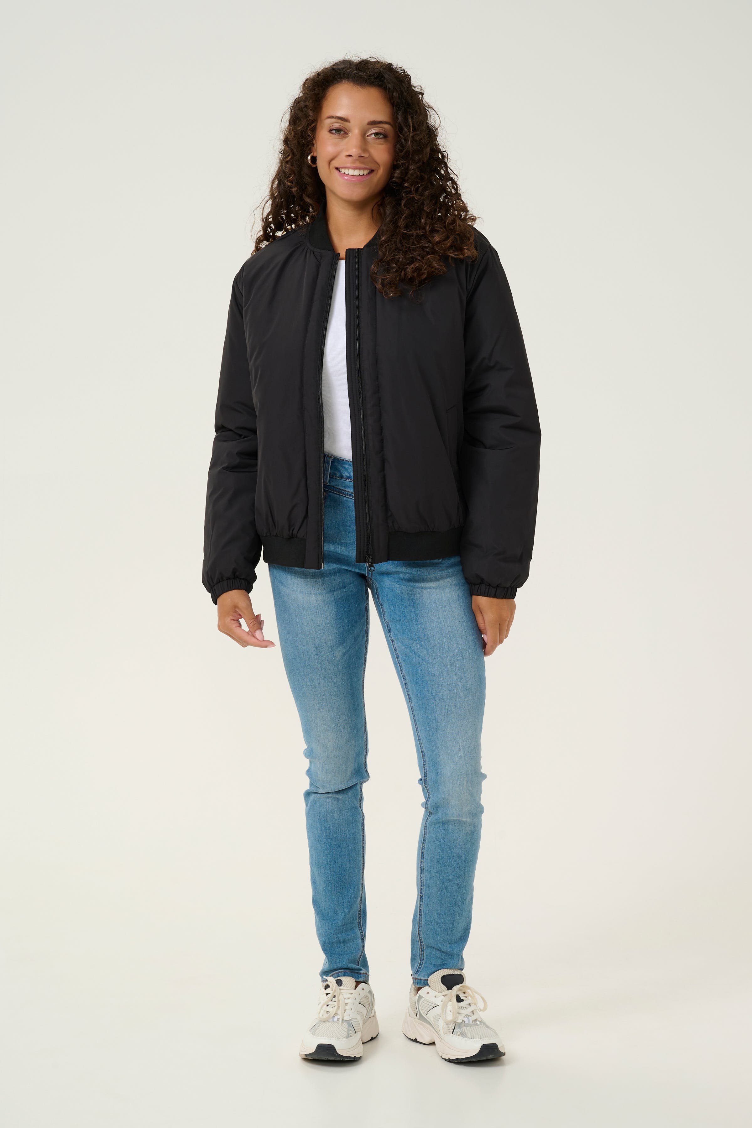 CRArwen Bomber Jacke LOOKBOOK FRONT 10613654-100120